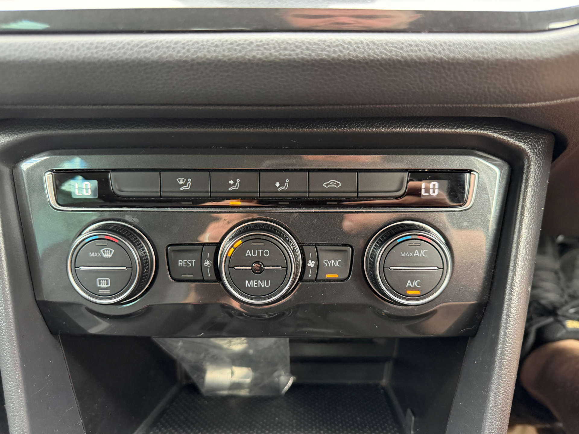 2019 VOLKSWAGEN TIGUAN 2.0 Tiguan Match TDI 5dr - vehicle photo 12 for sale on PureCar