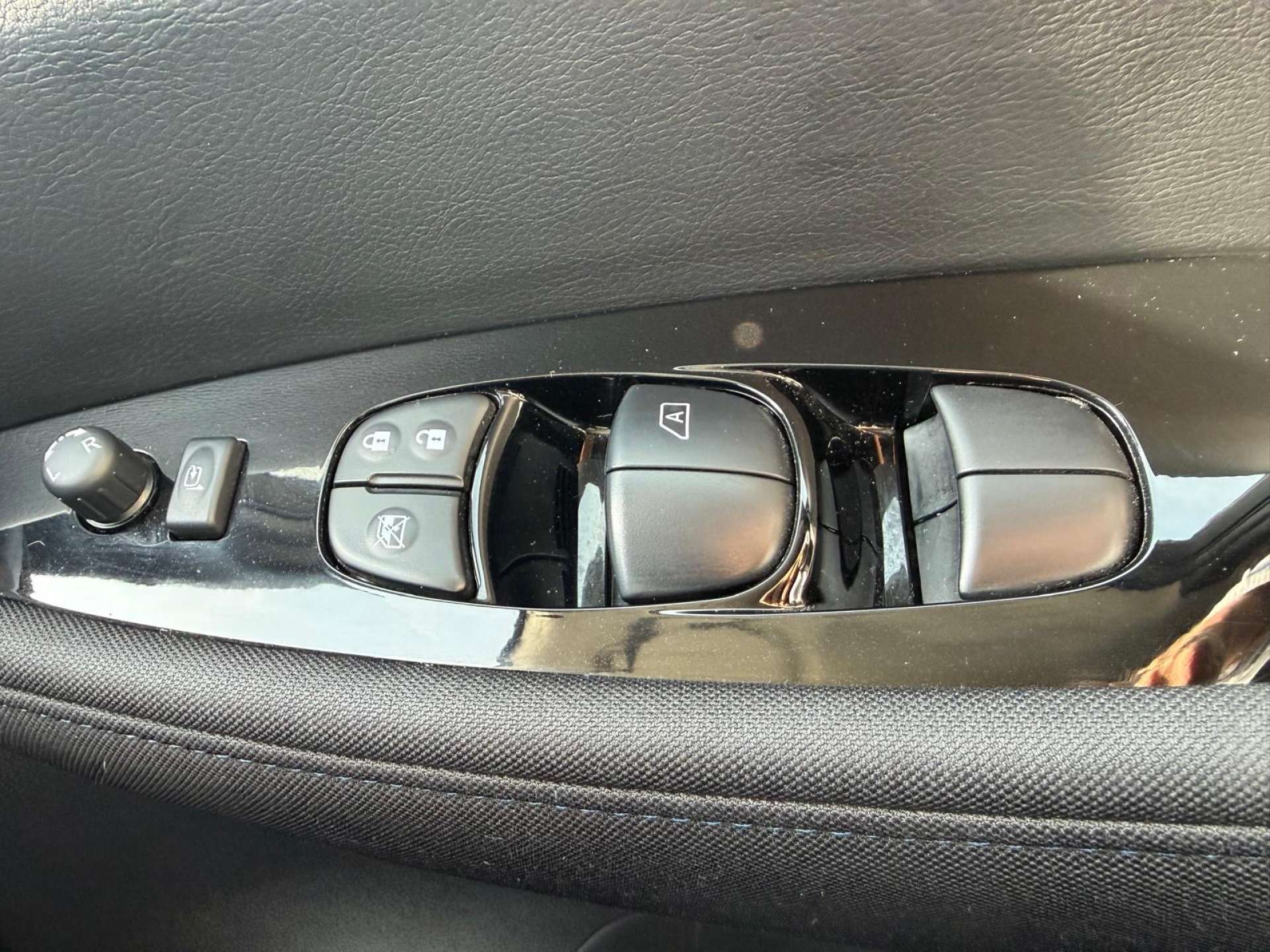Nissan LEAF Leaf N-Connecta 5dr #24