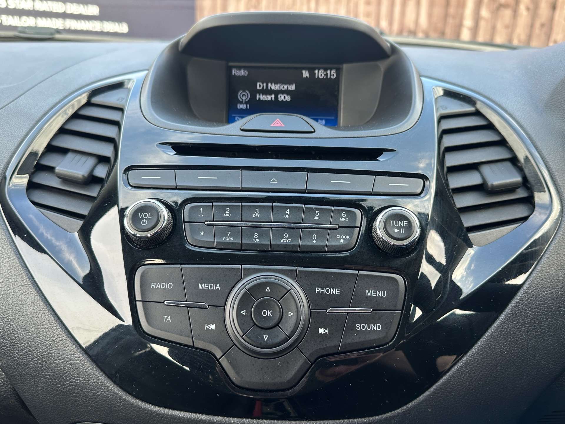 Ford KA+ 1.2 Ka+ Zetec 5dr #3