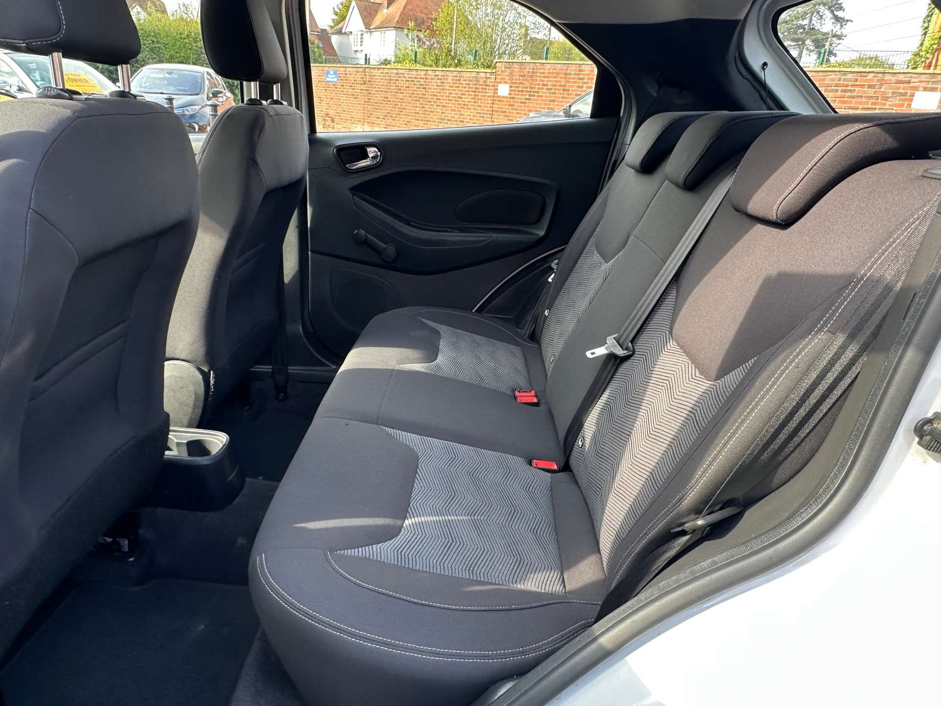 Ford KA+ 1.2 Ka+ Zetec 5dr #8