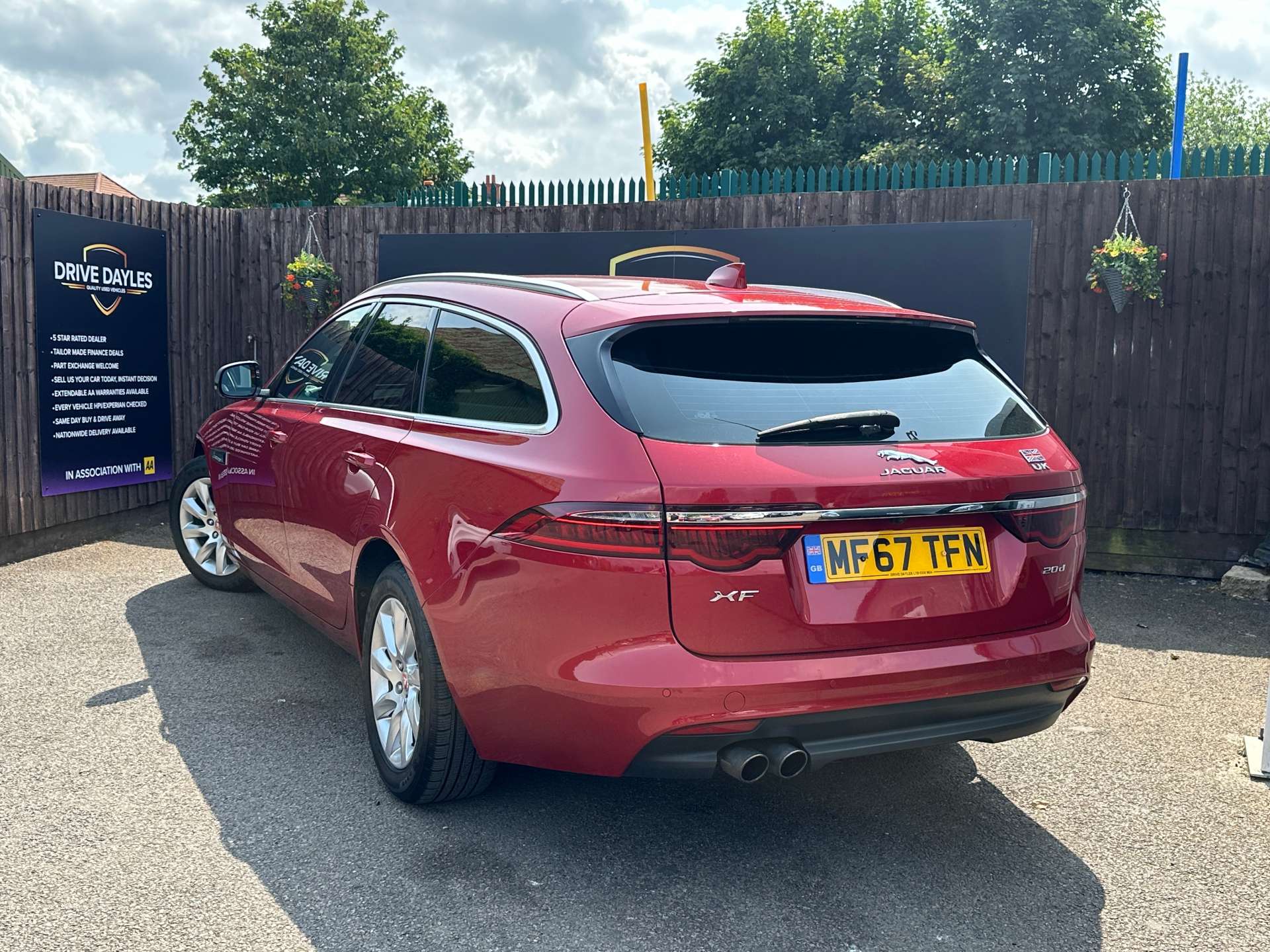 Jaguar XF 2.0 XF Prestige D Auto 5dr #1