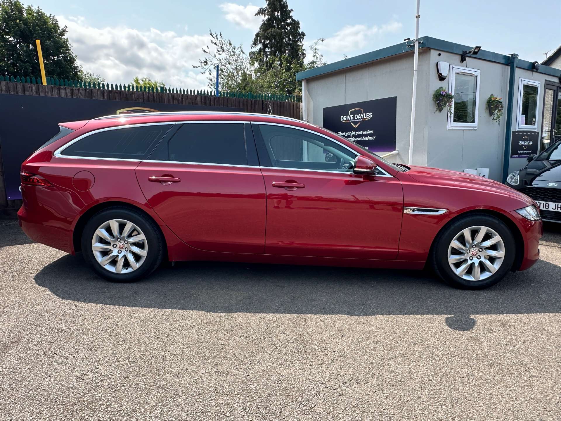 Jaguar XF 2.0 XF Prestige D Auto 5dr #2