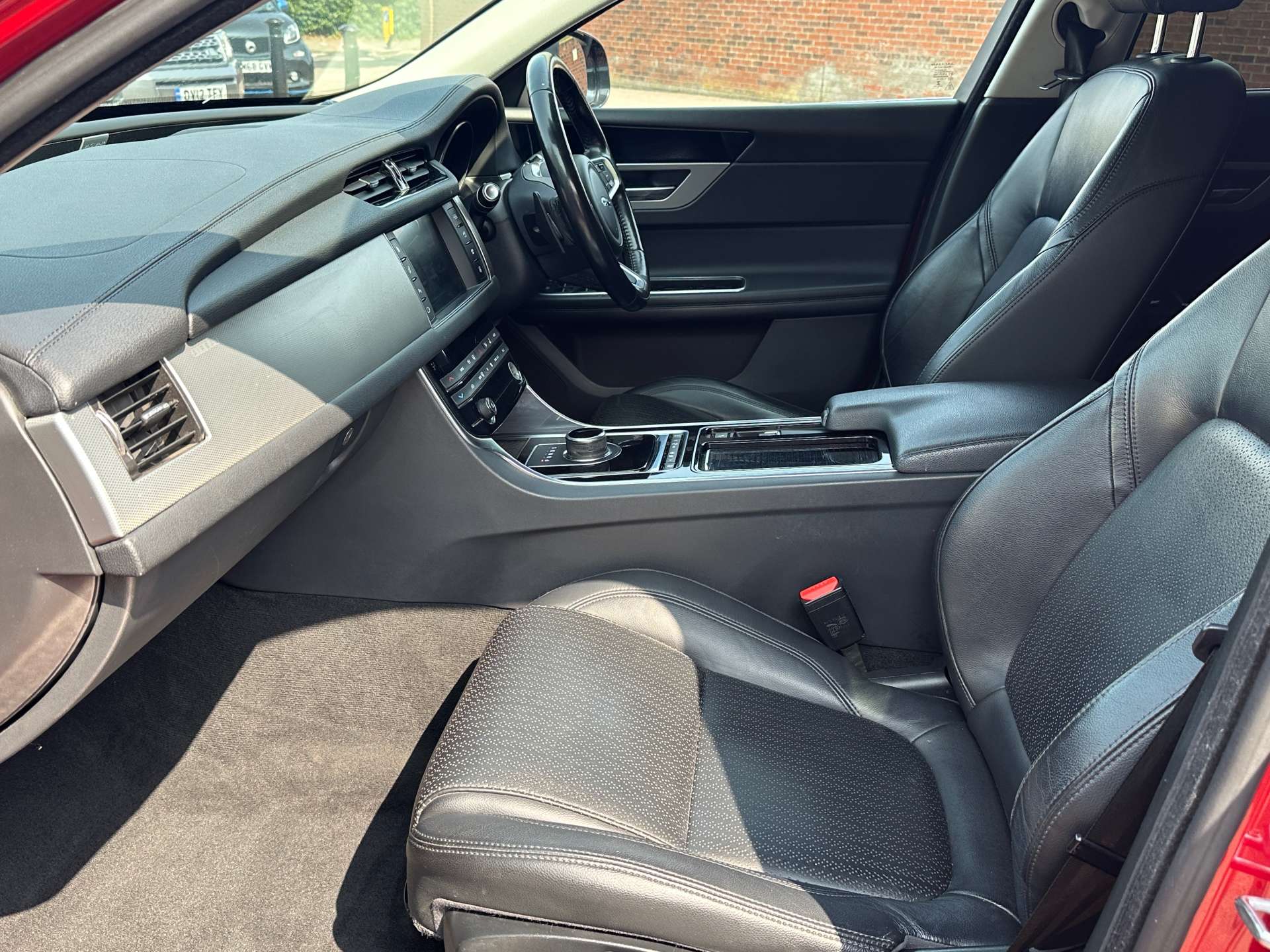 Jaguar XF 2.0 XF Prestige D Auto 5dr #6