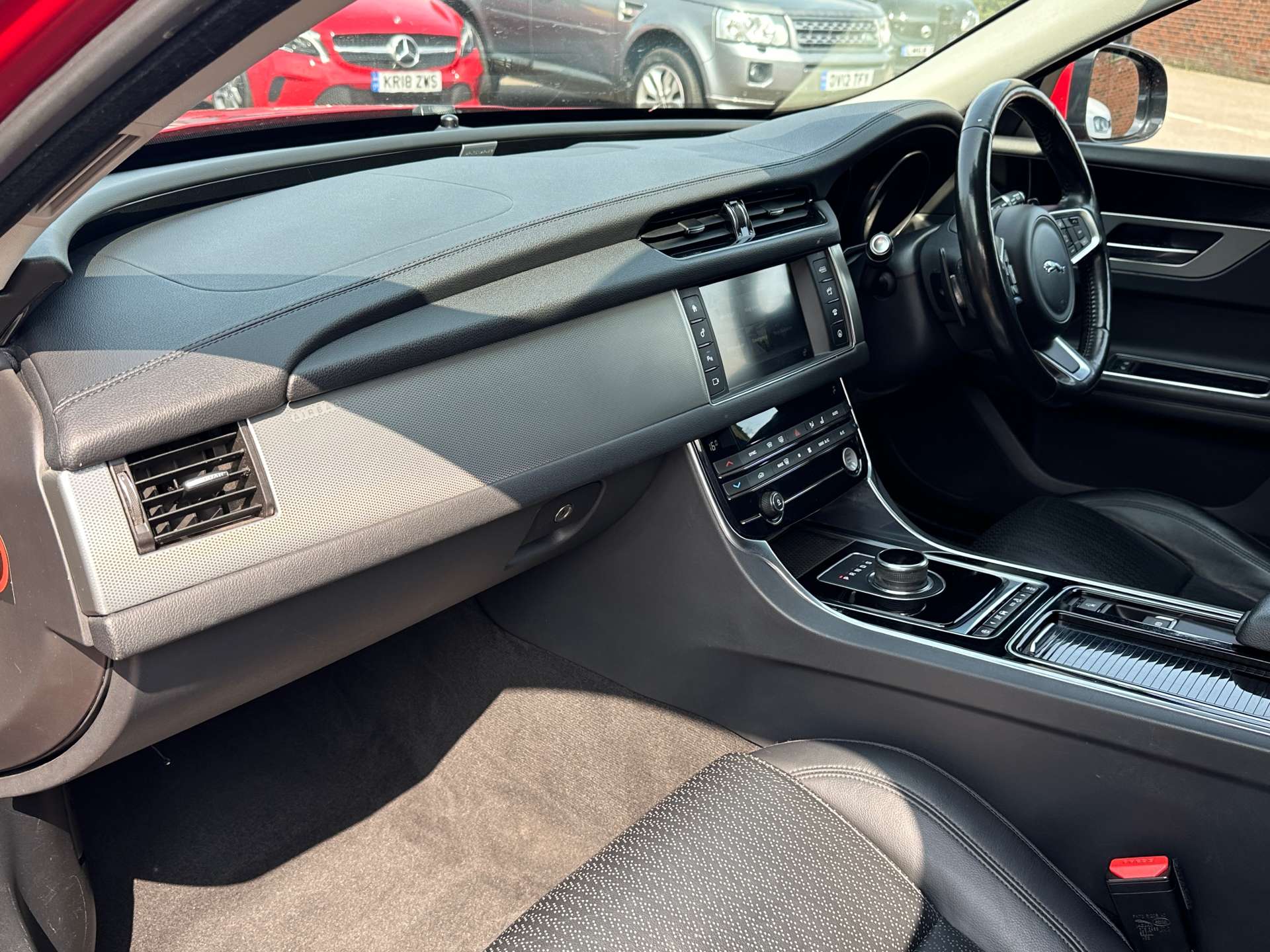 Jaguar XF 2.0 XF Prestige D Auto 5dr #8