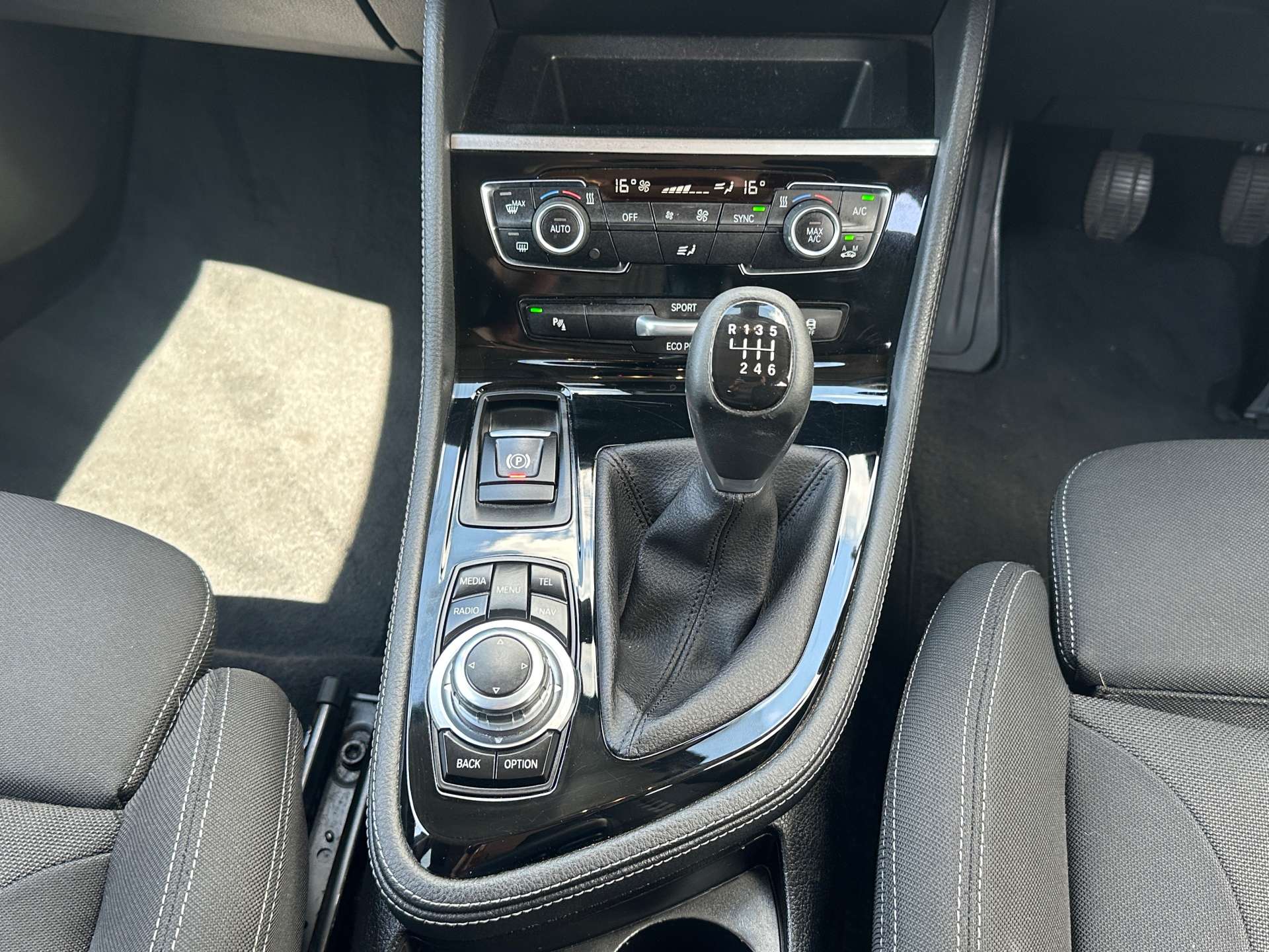 BMW 2 SERIES 2.0 218D Sport 5dr #31