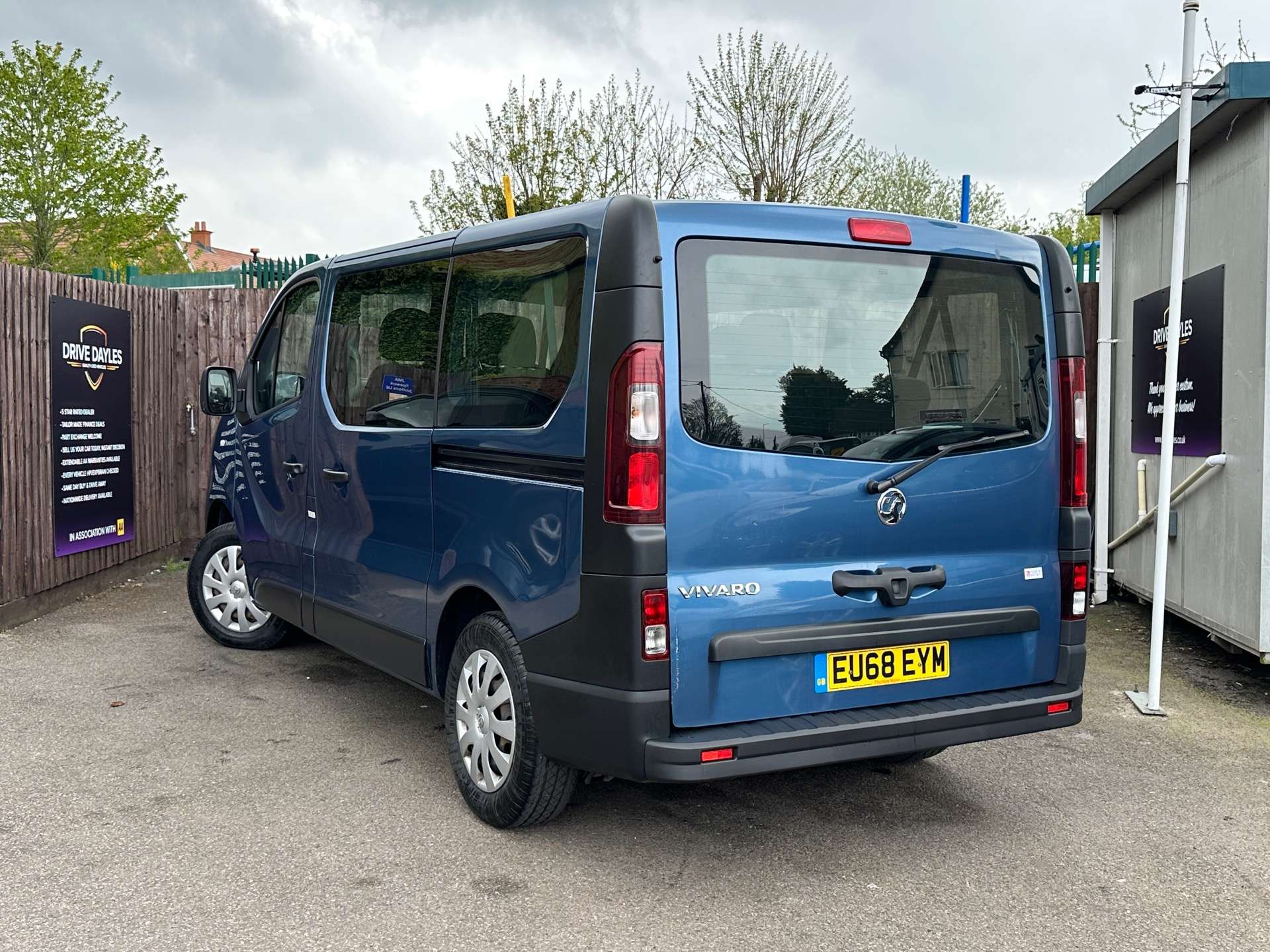 Vauxhall VIVARO COMBI 1.6 Vivaro  Combi CDTi S/S 5dr #1
