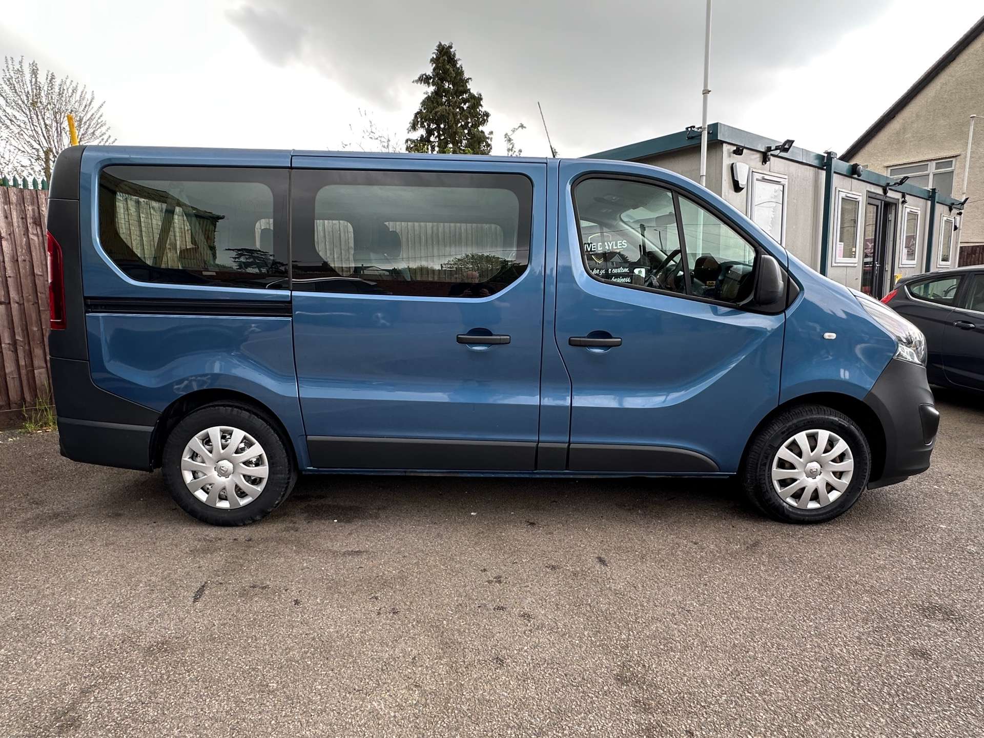 Vauxhall VIVARO COMBI 1.6 Vivaro  Combi CDTi S/S 5dr #2