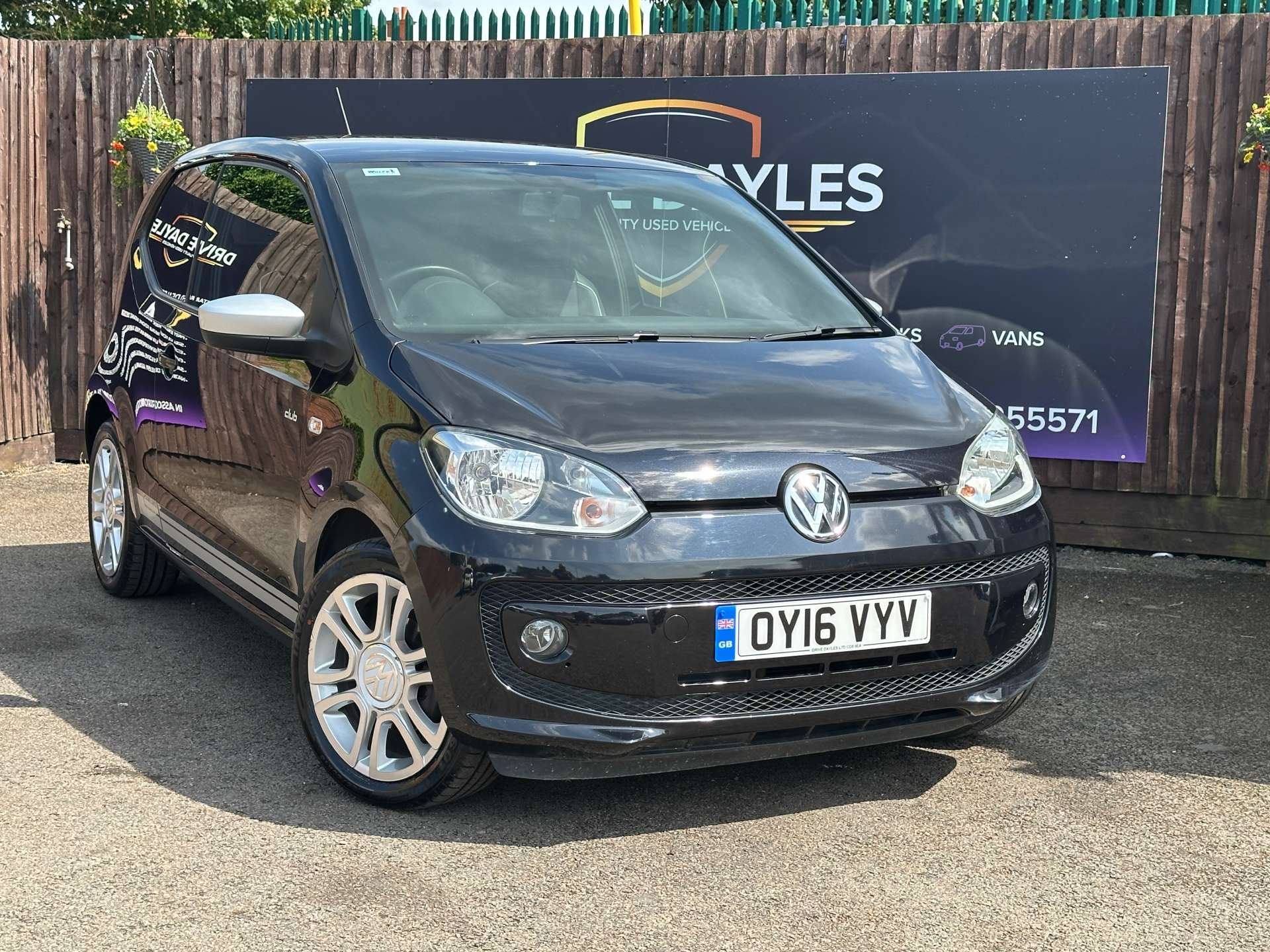 Volkswagen UP! 1.0 Club Up 3dr #0