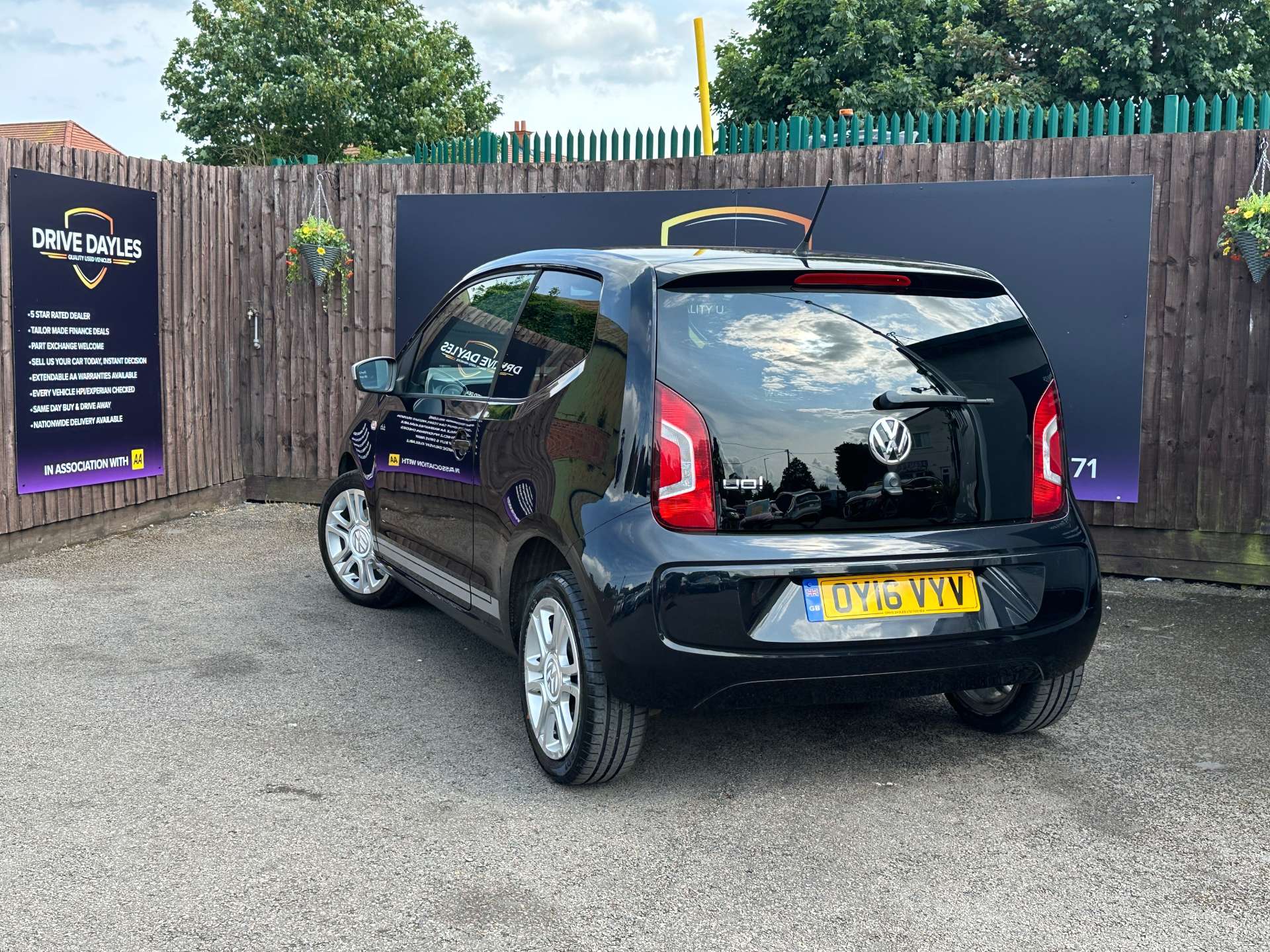 Volkswagen UP! 1.0 Club Up 3dr #1