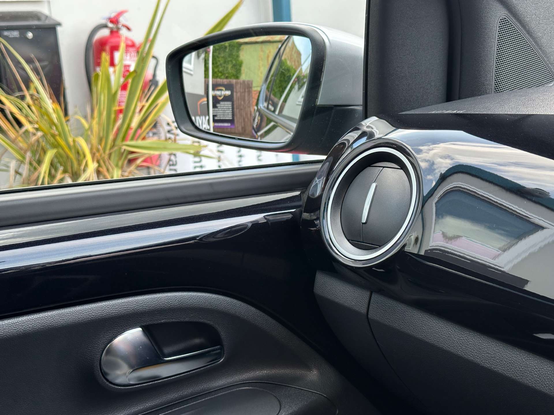 Volkswagen UP! 1.0 Club Up 3dr #40
