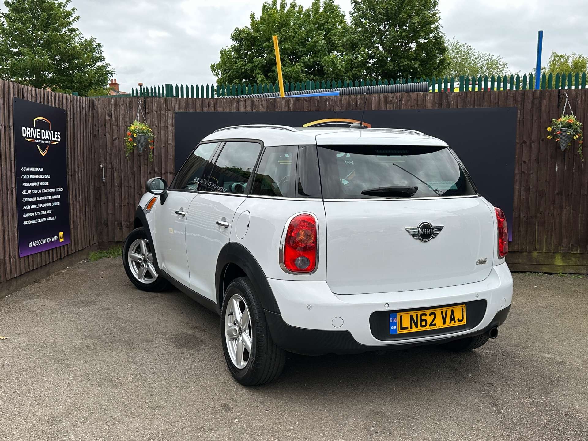 MINI COUNTRYMAN 1.6 Countryman One 5dr #1