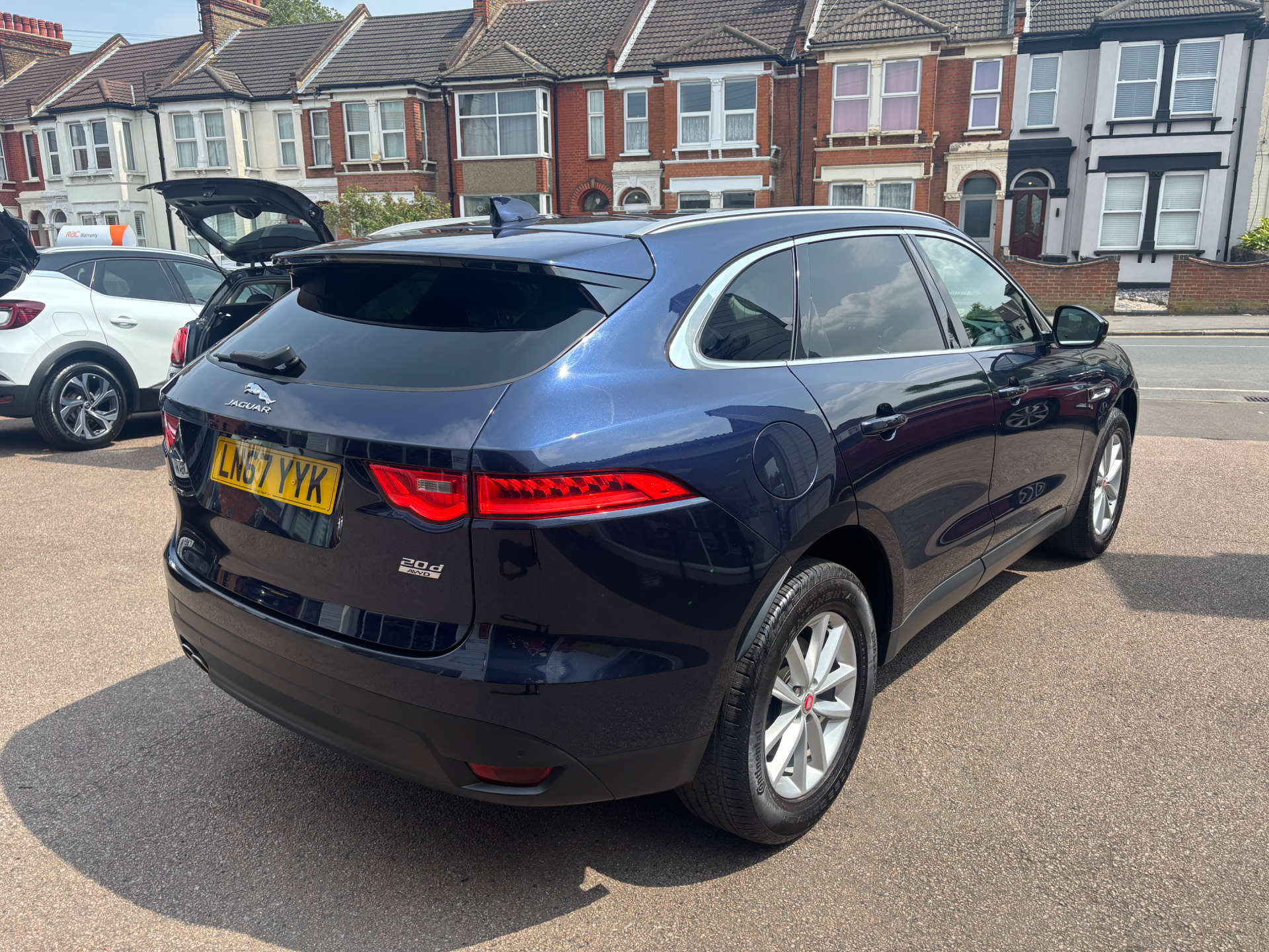 JAGUAR F-PACE 2.0 F-PACE Portfolio AWD D Auto 4WD 5dr #2