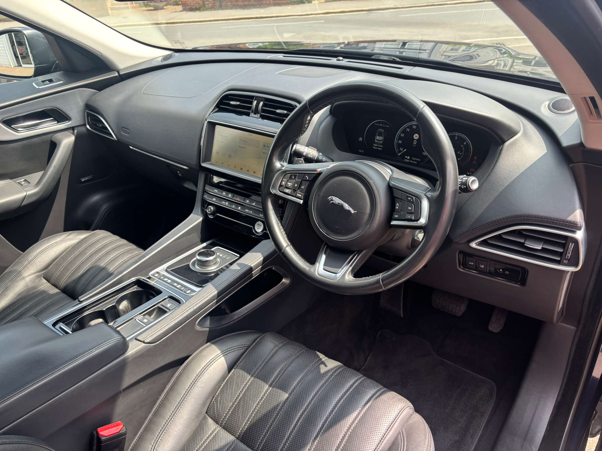 JAGUAR F-PACE 2.0 F-PACE Portfolio AWD D Auto 4WD 5dr #21