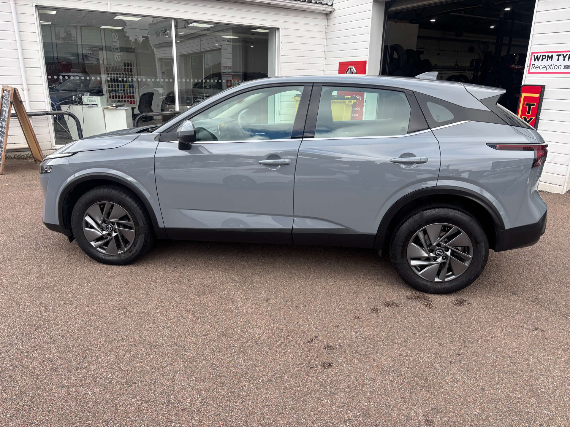 NISSAN QASHQAI 1.3 Qashqai Acenta Premium DiG-T MHEV CVT 5dr #6