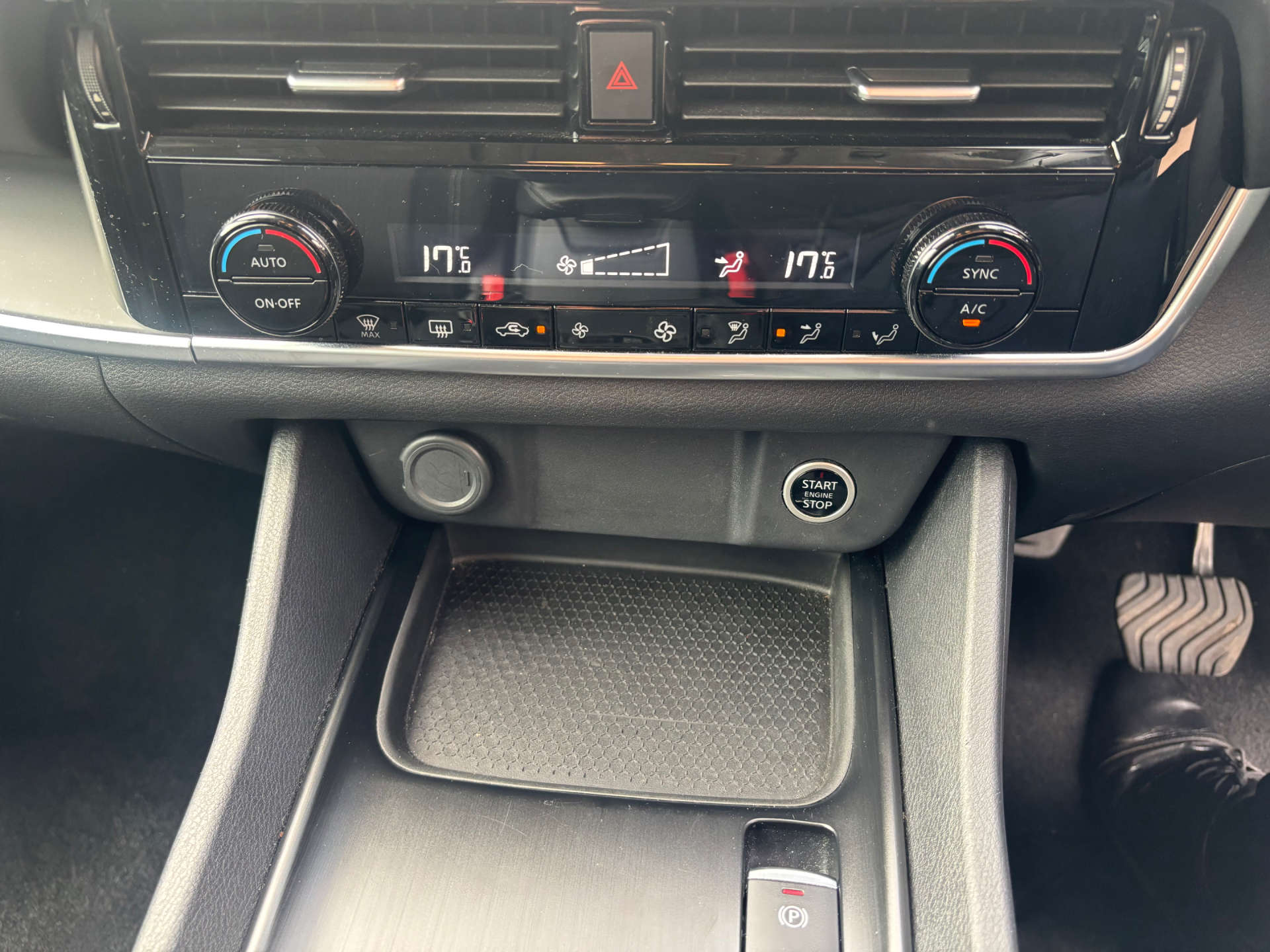 NISSAN QASHQAI 1.3 Qashqai Acenta Premium DiG-T MHEV CVT 5dr #23