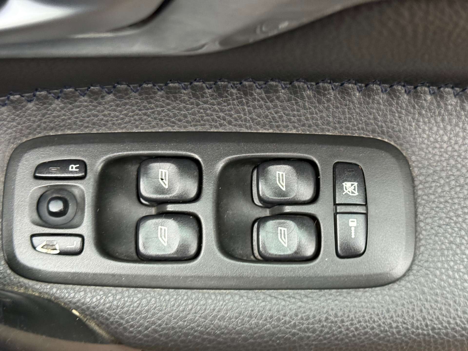 VOLVO XC70 2.4 XC70 D SE E4 4WD 5dr #9