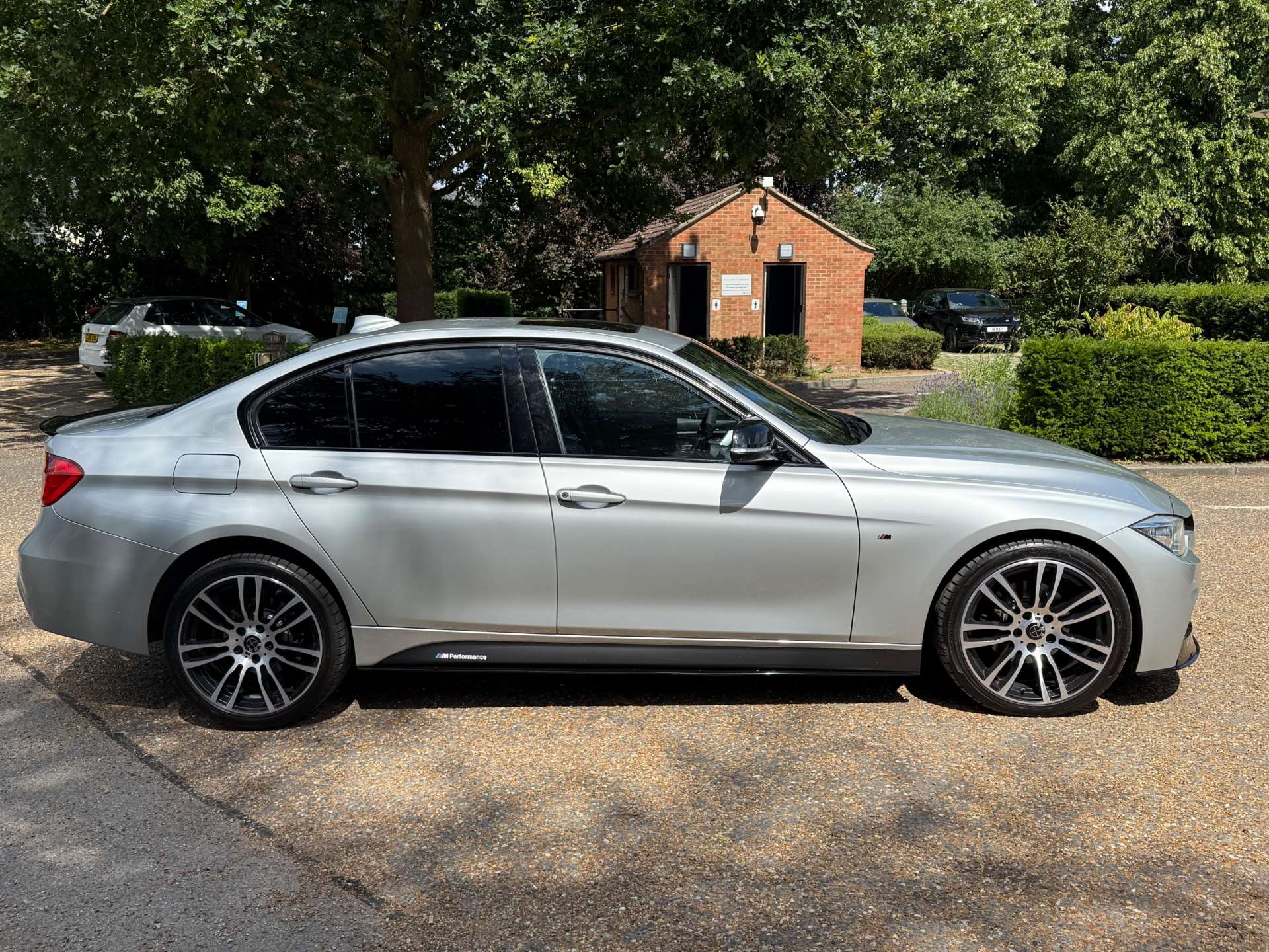 BMW 3 SERIES 2.0 320d xDrive M Sport Auto 4WD 4dr #21
