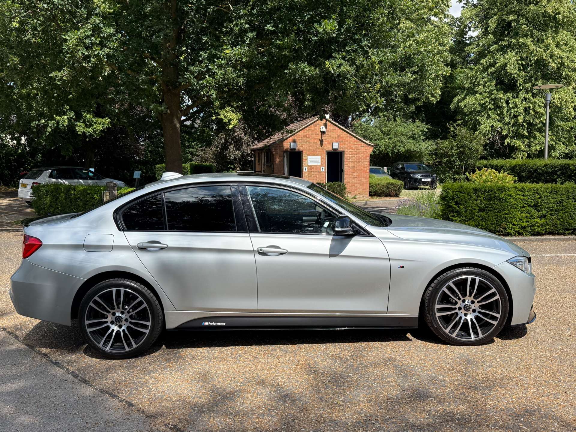 BMW 3 SERIES 2.0 320d xDrive M Sport Auto 4WD 4dr #23