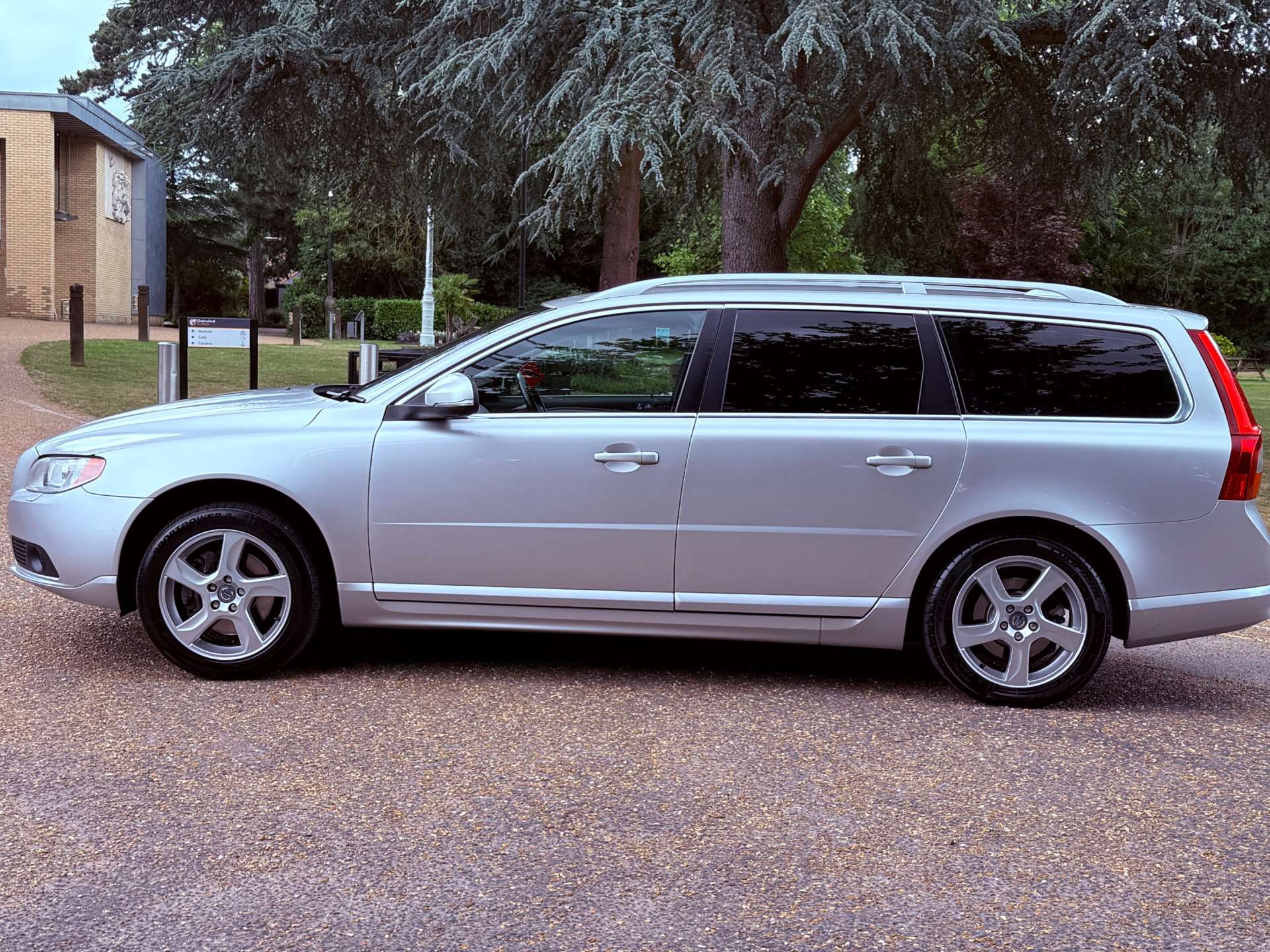 VOLVO V70 2.0 V70 SE Luxury D3 Auto 5dr #25