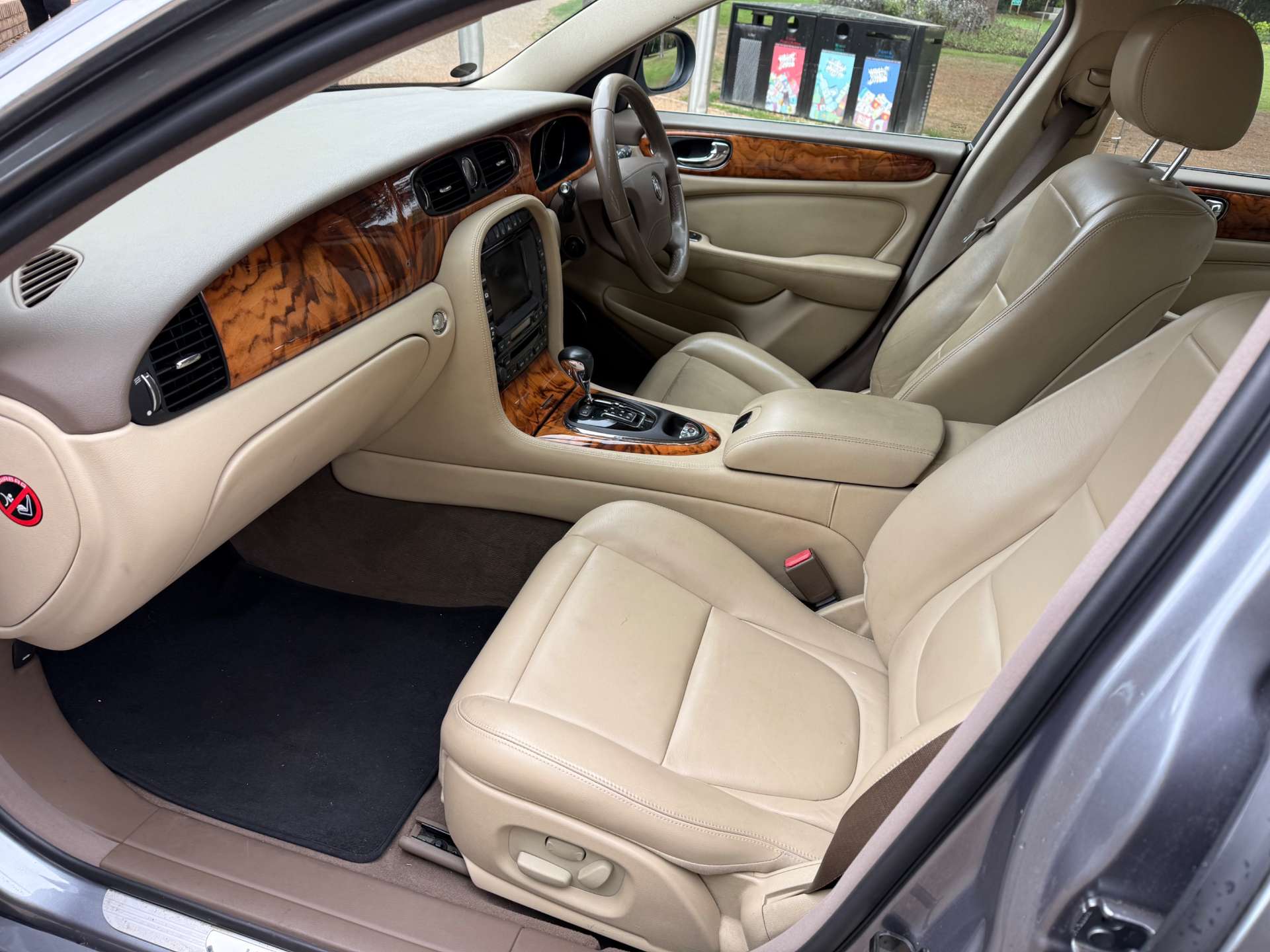 JAGUAR XJ 2.7 XJ Executive TDVi Auto 4dr #25