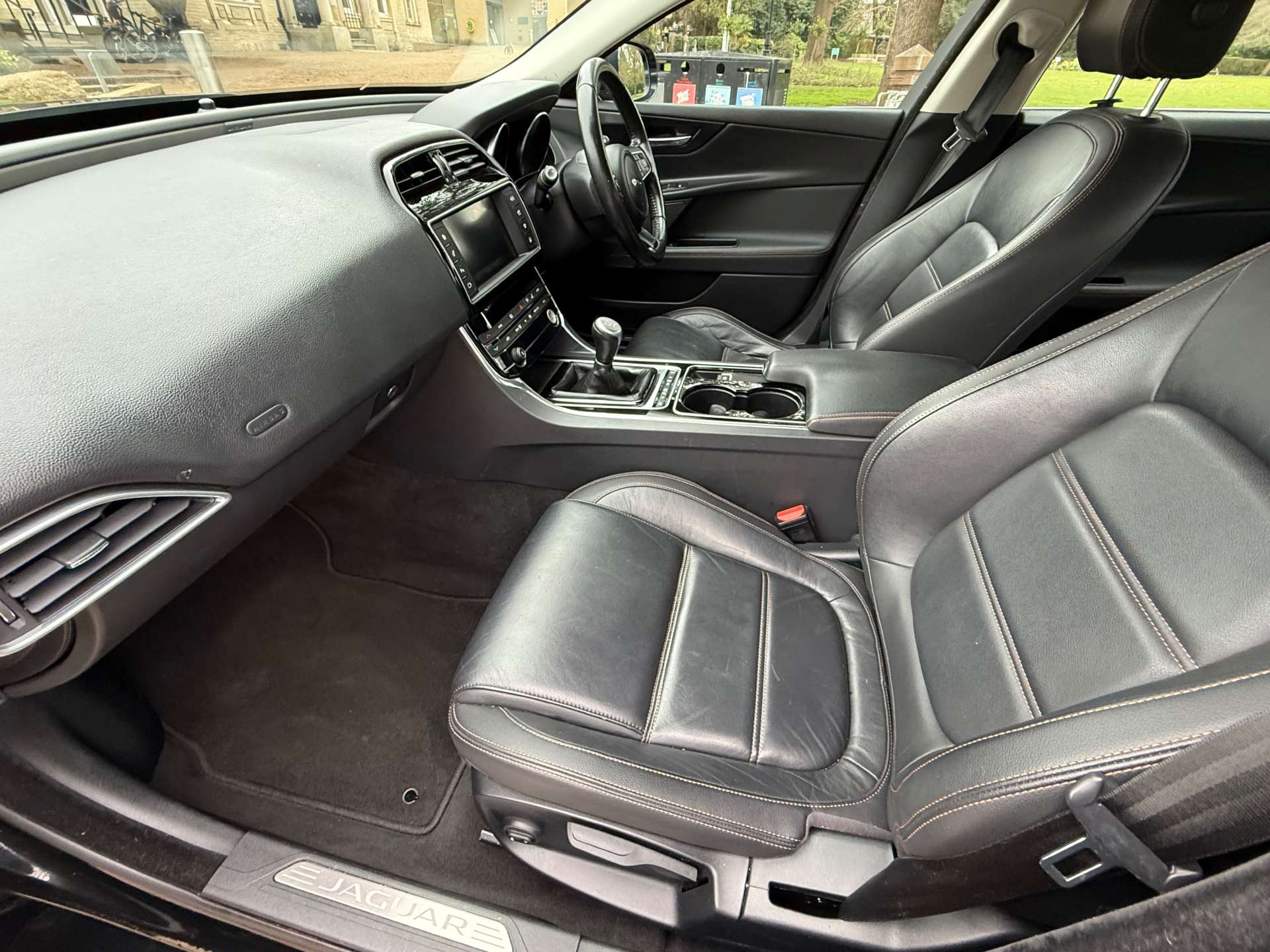 JAGUAR XE 2.0 XE Prestige D 4dr #11