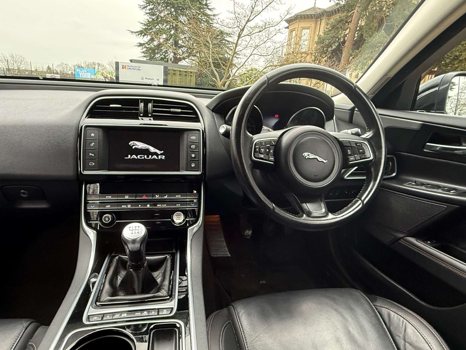 JAGUAR XE 2.0 XE Prestige D 4dr #15