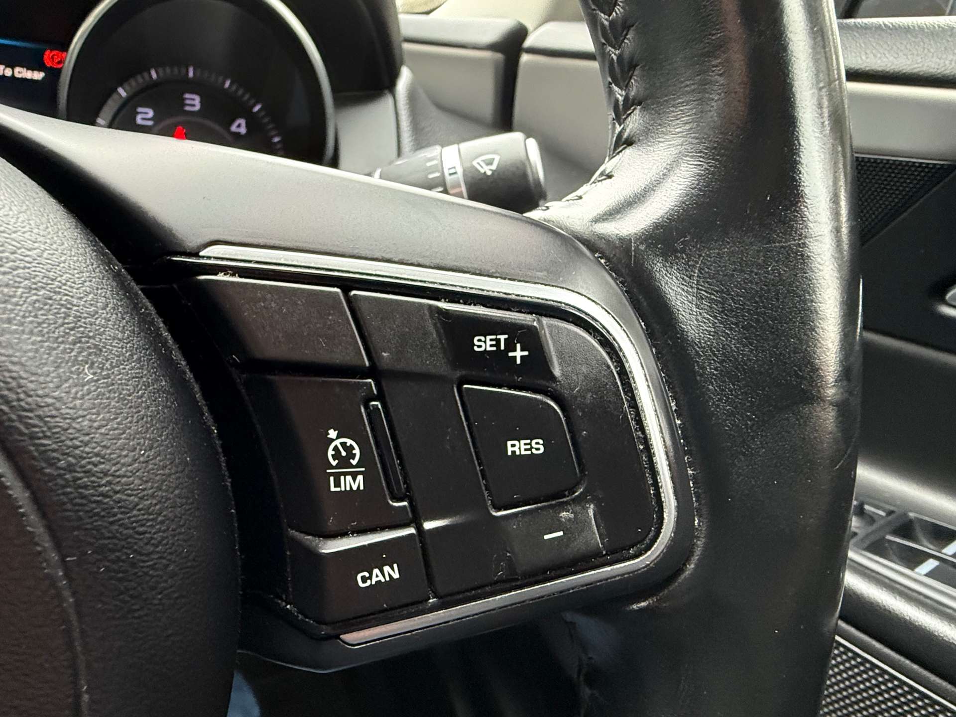 JAGUAR XE 2.0 XE Prestige D 4dr #23