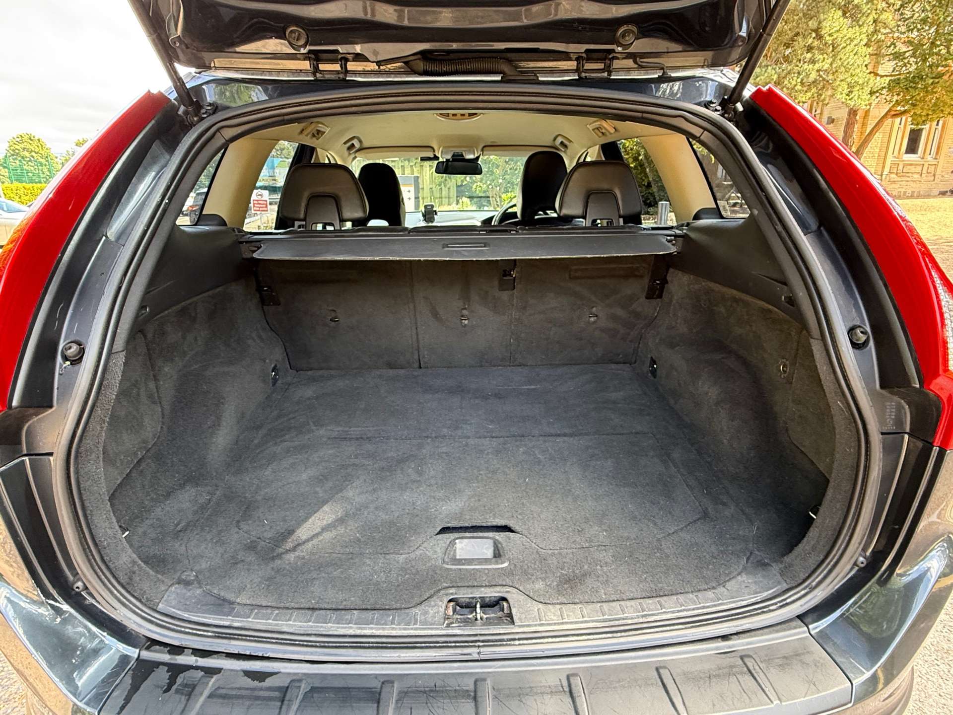 VOLVO XC60 2.4 XC60 SE AWD D3 Auto 4WD 5dr #4