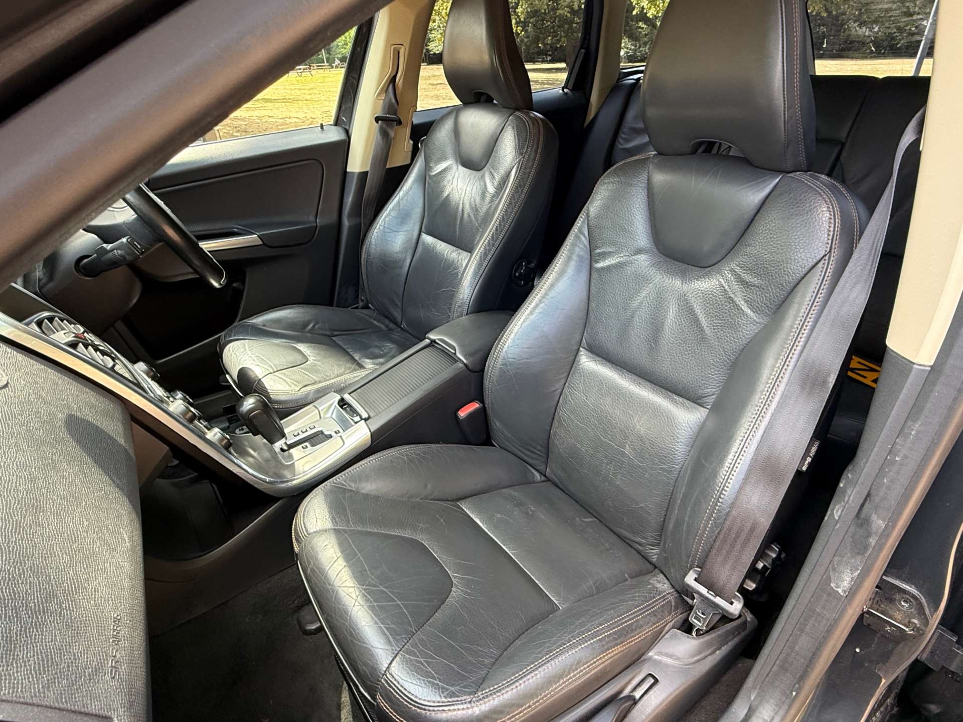 VOLVO XC60 2.4 XC60 SE AWD D3 Auto 4WD 5dr #6