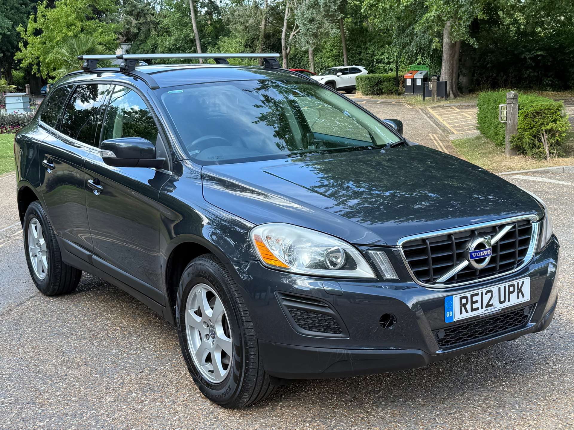 VOLVO XC60 2.4 XC60 SE AWD D3 Auto 4WD 5dr #13
