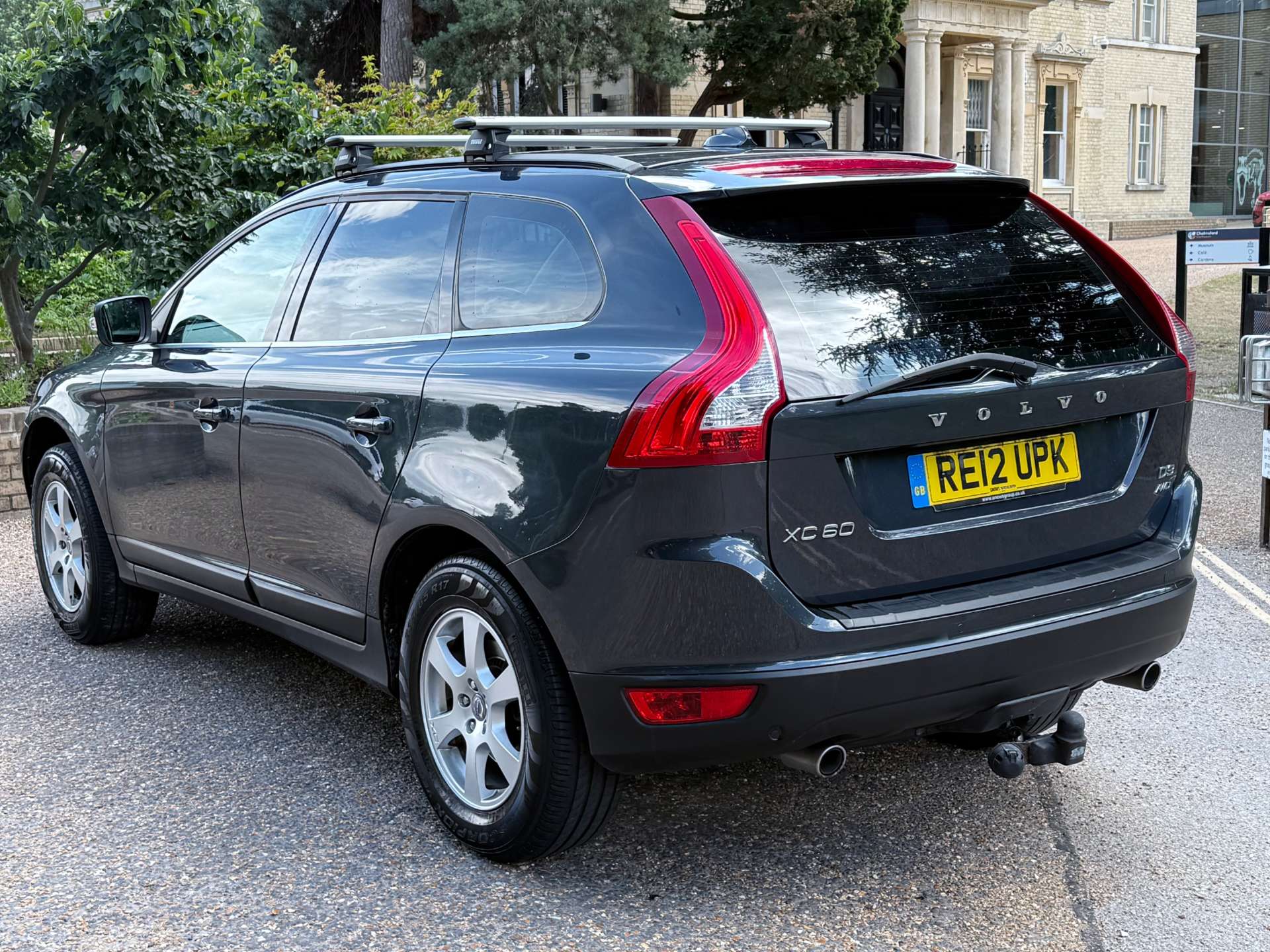 VOLVO XC60 2.4 XC60 SE AWD D3 Auto 4WD 5dr #14