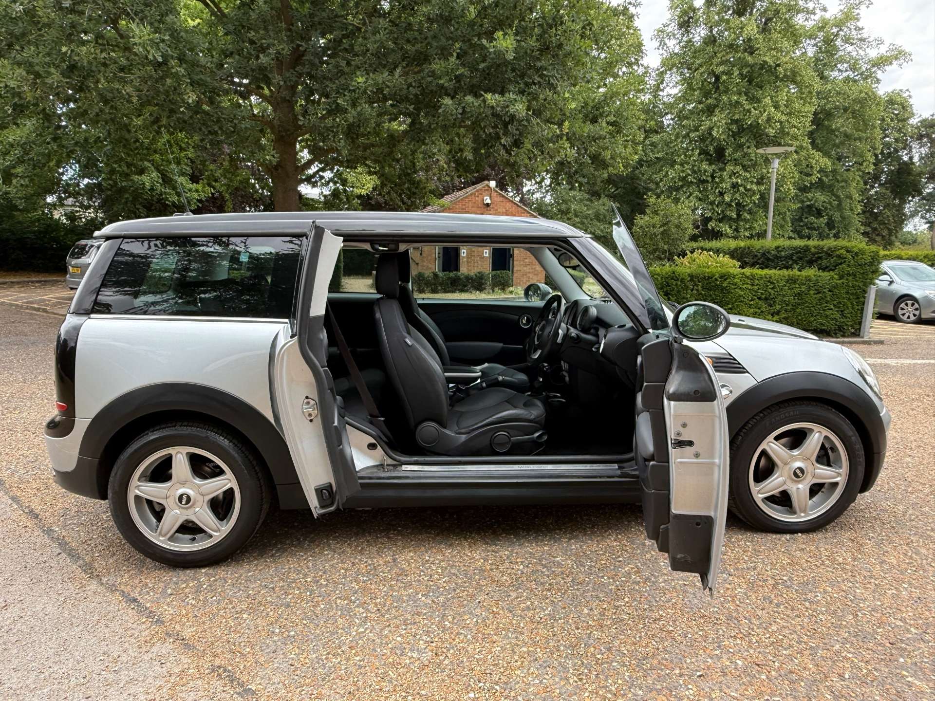 MINI CLUBMAN 1.6 Cooper D Auto Clubman 5dr #15