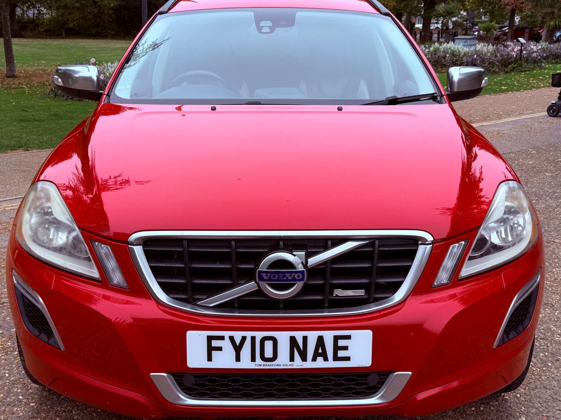 VOLVO XC60 2.4 XC60 R-Design SE Premium D5 AWD Auto 4WD 5dr