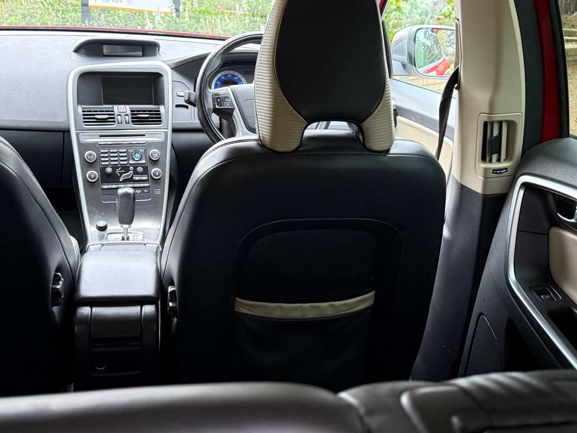 VOLVO XC60 2.4 XC60 R-Design SE Premium D5 AWD Auto 4WD 5dr #24