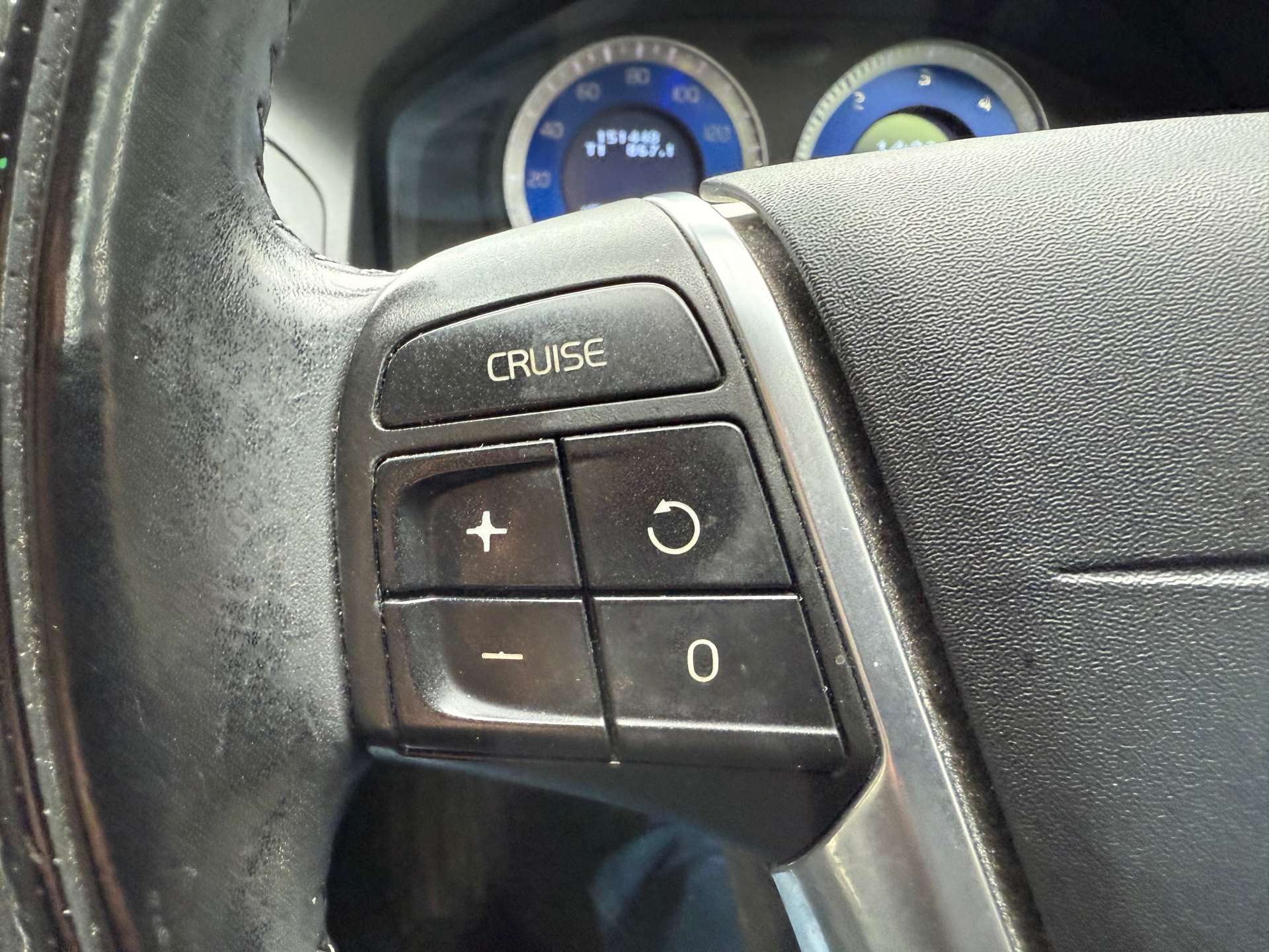 VOLVO XC60 2.4 XC60 R-Design SE Premium D5 AWD Auto 4WD 5dr #12