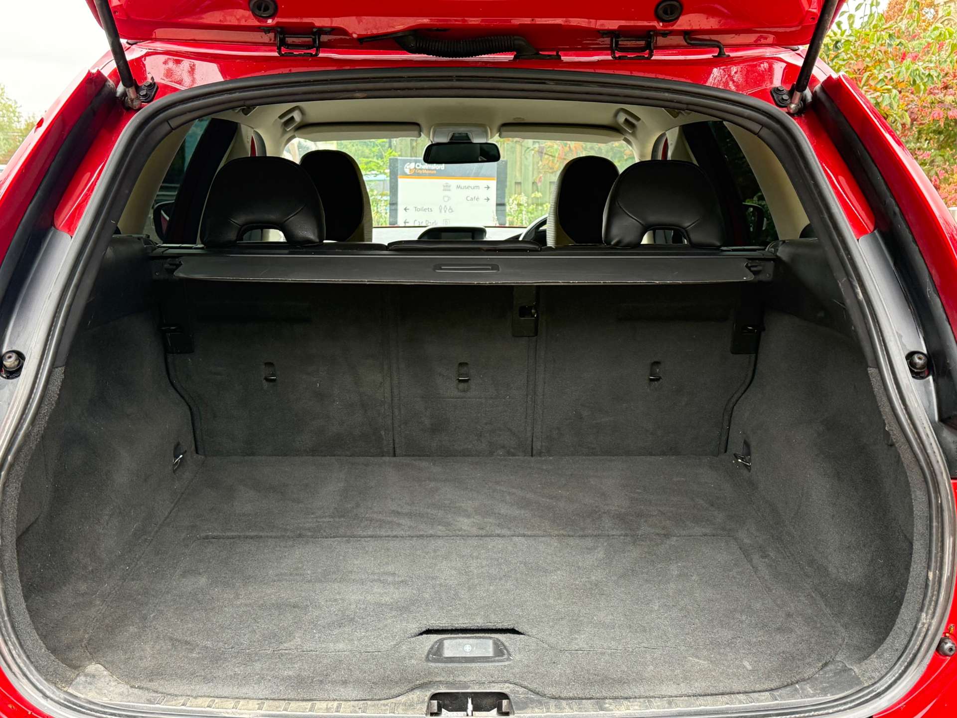 VOLVO XC60 2.4 XC60 R-Design SE Premium D5 AWD Auto 4WD 5dr #19