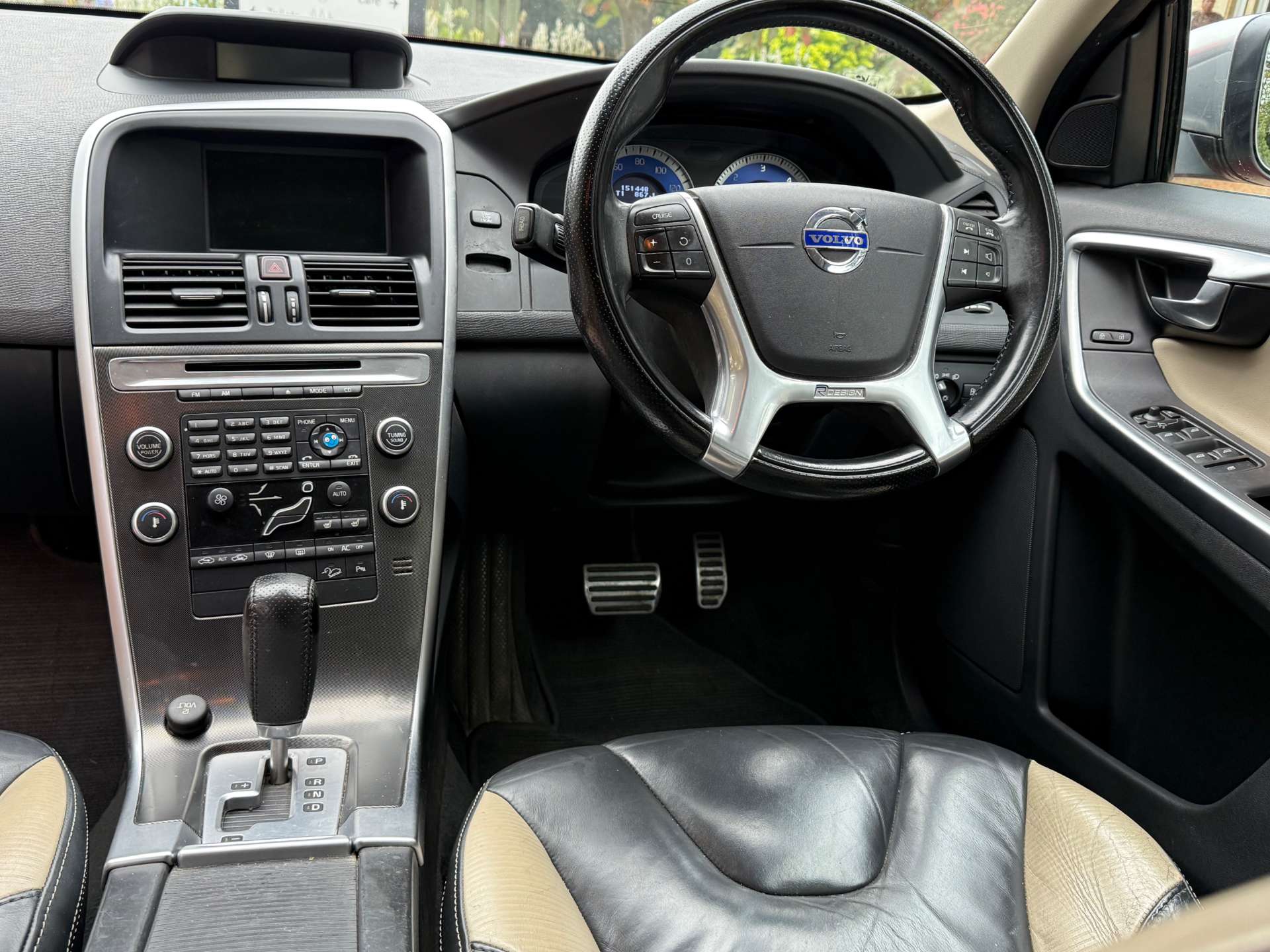 VOLVO XC60 2.4 XC60 R-Design SE Premium D5 AWD Auto 4WD 5dr #20