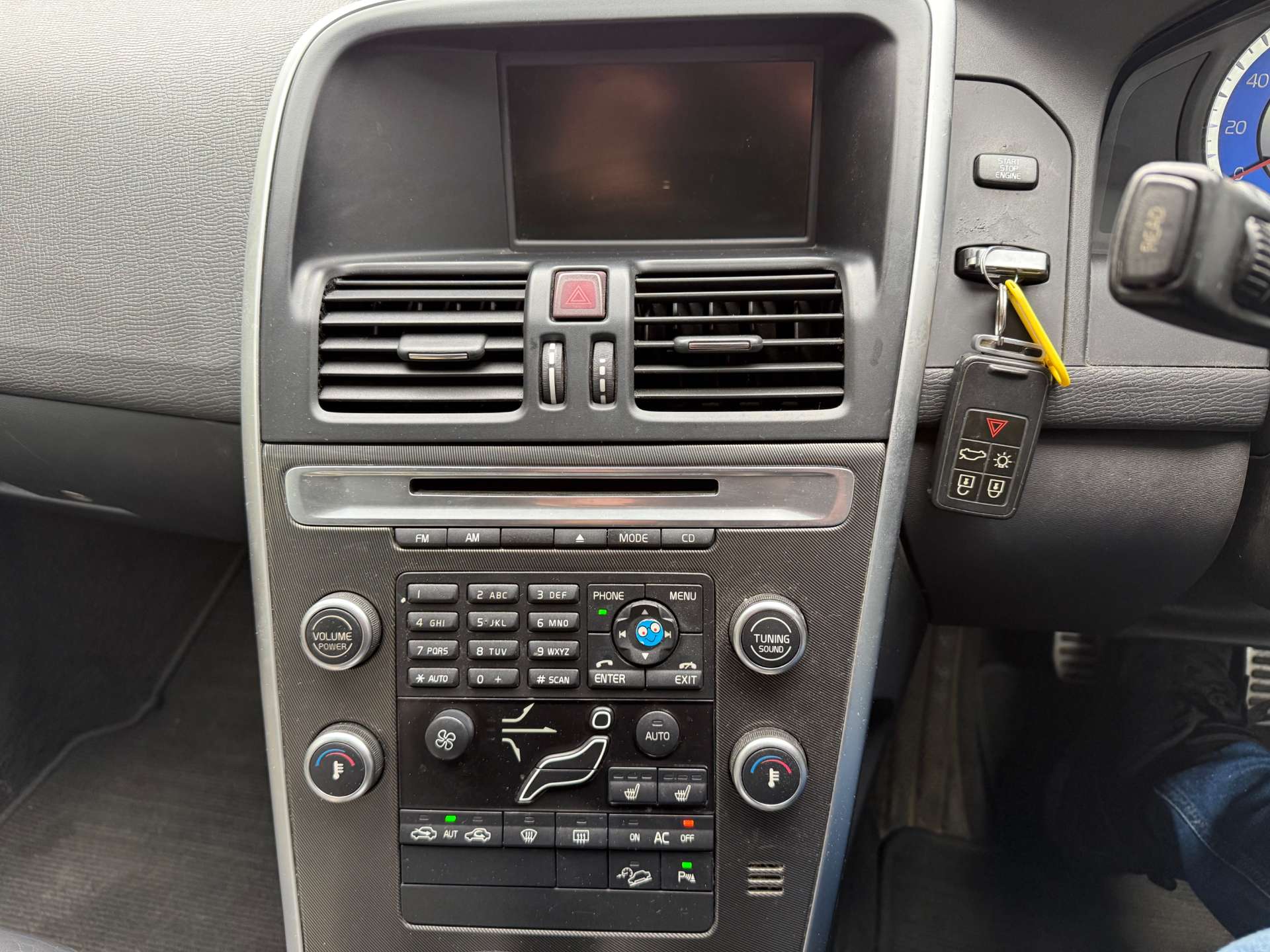 VOLVO XC60 2.4 XC60 R-Design SE Premium D5 AWD Auto 4WD 5dr #16