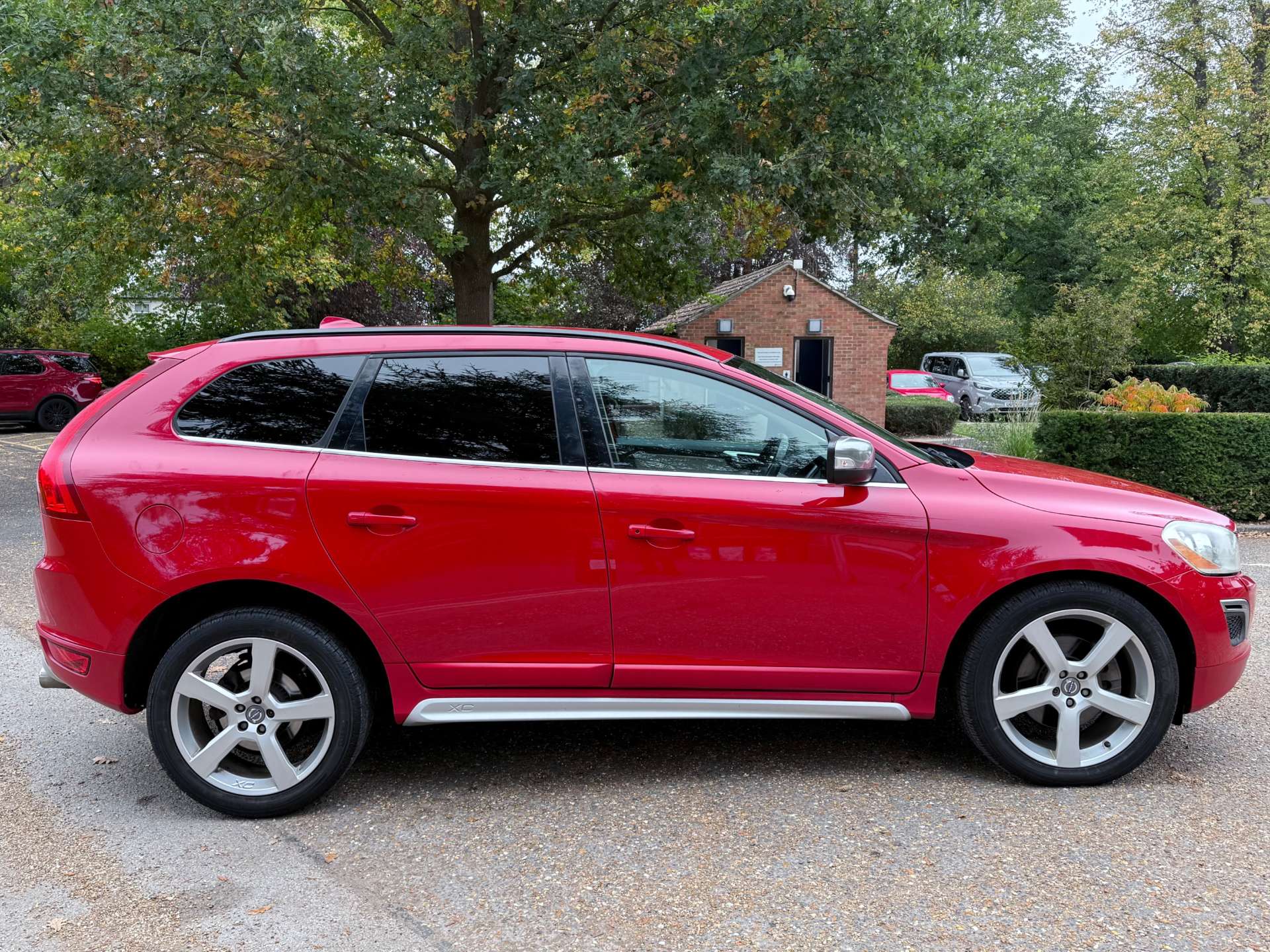 VOLVO XC60 2.4 XC60 R-Design SE Premium D5 AWD Auto 4WD 5dr #6