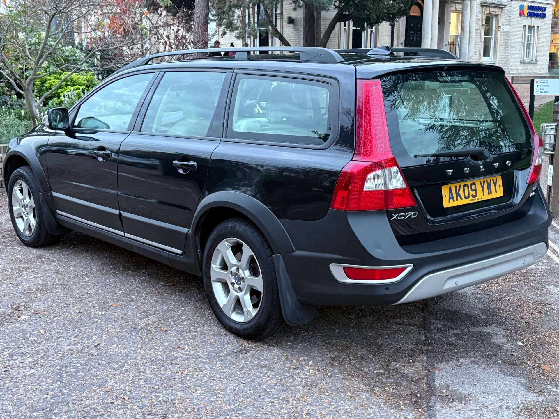 VOLVO XC70 2.4 XC70 SE D5 Auto 4WD 5dr