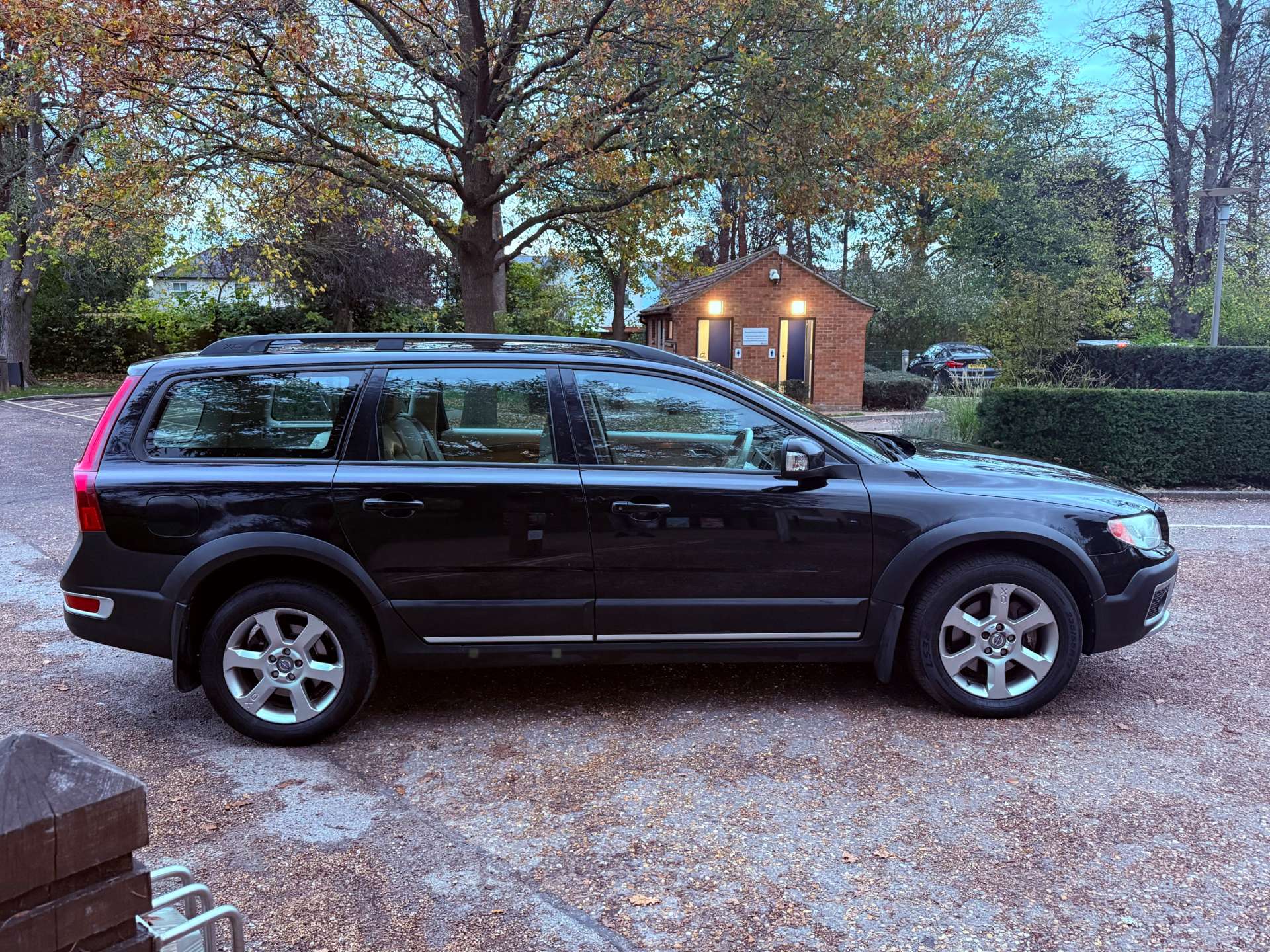 VOLVO XC70 2.4 XC70 SE D5 Auto 4WD 5dr