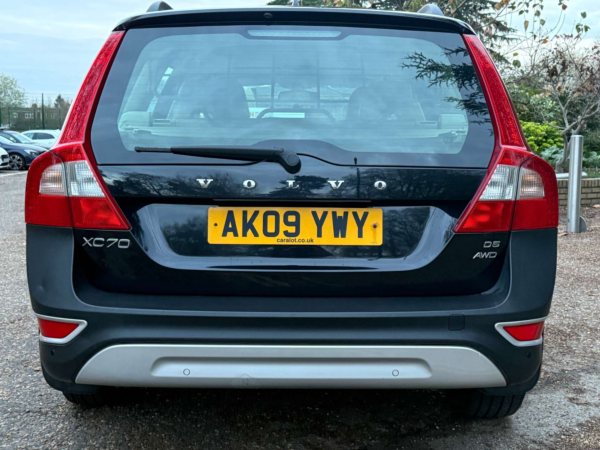 VOLVO XC70 2.4 XC70 SE D5 Auto 4WD 5dr #3