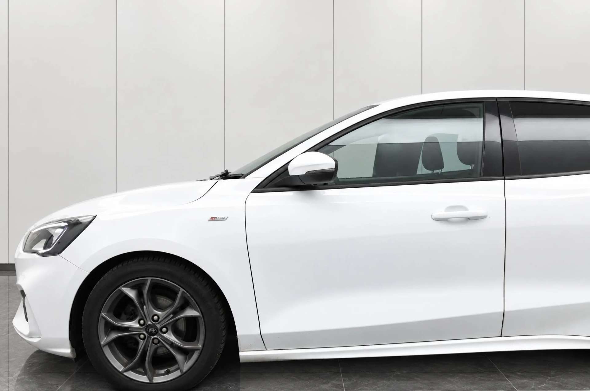 2018 Ford FOCUS 1.5 Focus ST-Line TDCi 5dr - vehicle photo 2 for sale on PureCar