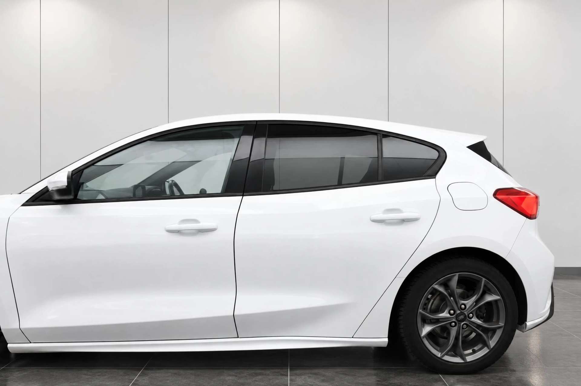 2018 Ford FOCUS 1.5 Focus ST-Line TDCi 5dr - vehicle photo 4 for sale on PureCar