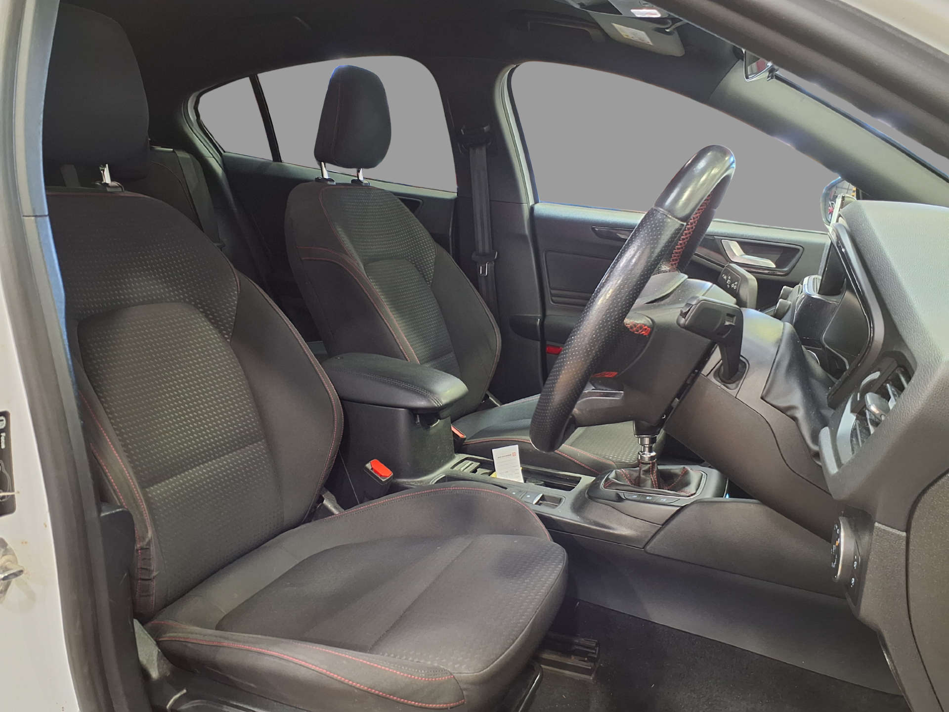 2018 Ford FOCUS 1.5 Focus ST-Line TDCi 5dr - vehicle photo 15 for sale on PureCar