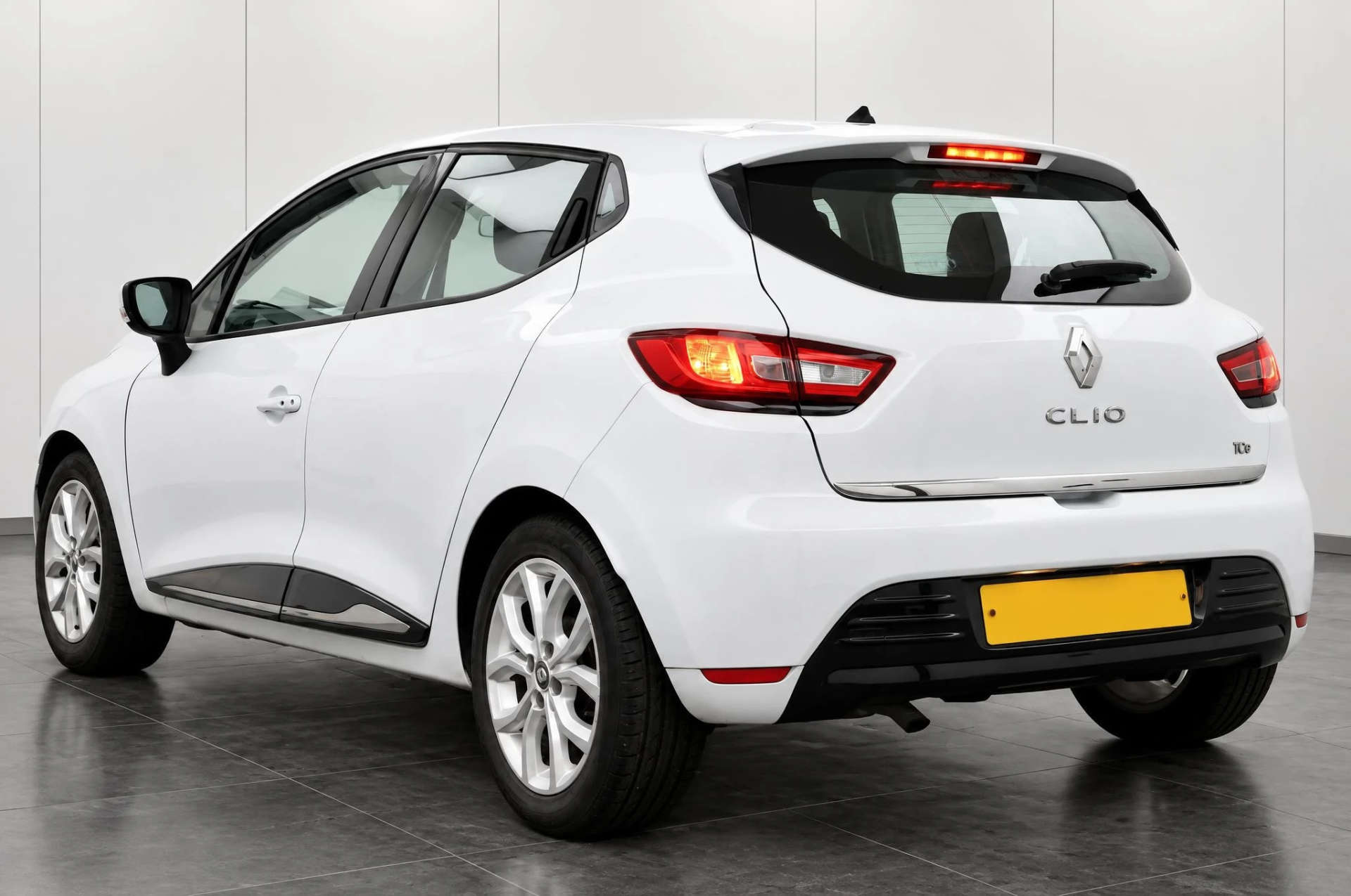 2017 Renault CLIO 0.9 Clio Dynamique Nav TCe 5dr - vehicle photo 8 for sale on PureCar