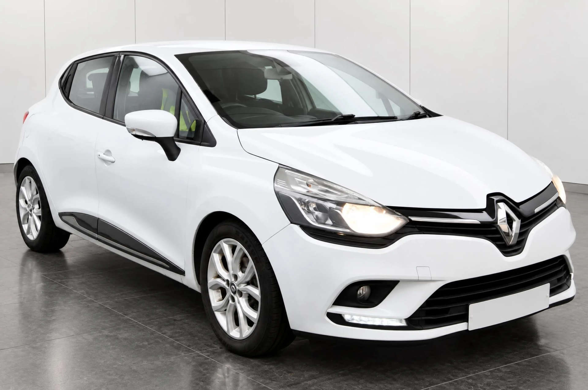 2017 Renault CLIO 0.9 Clio Dynamique Nav TCe 5dr - vehicle photo 10 for sale on PureCar