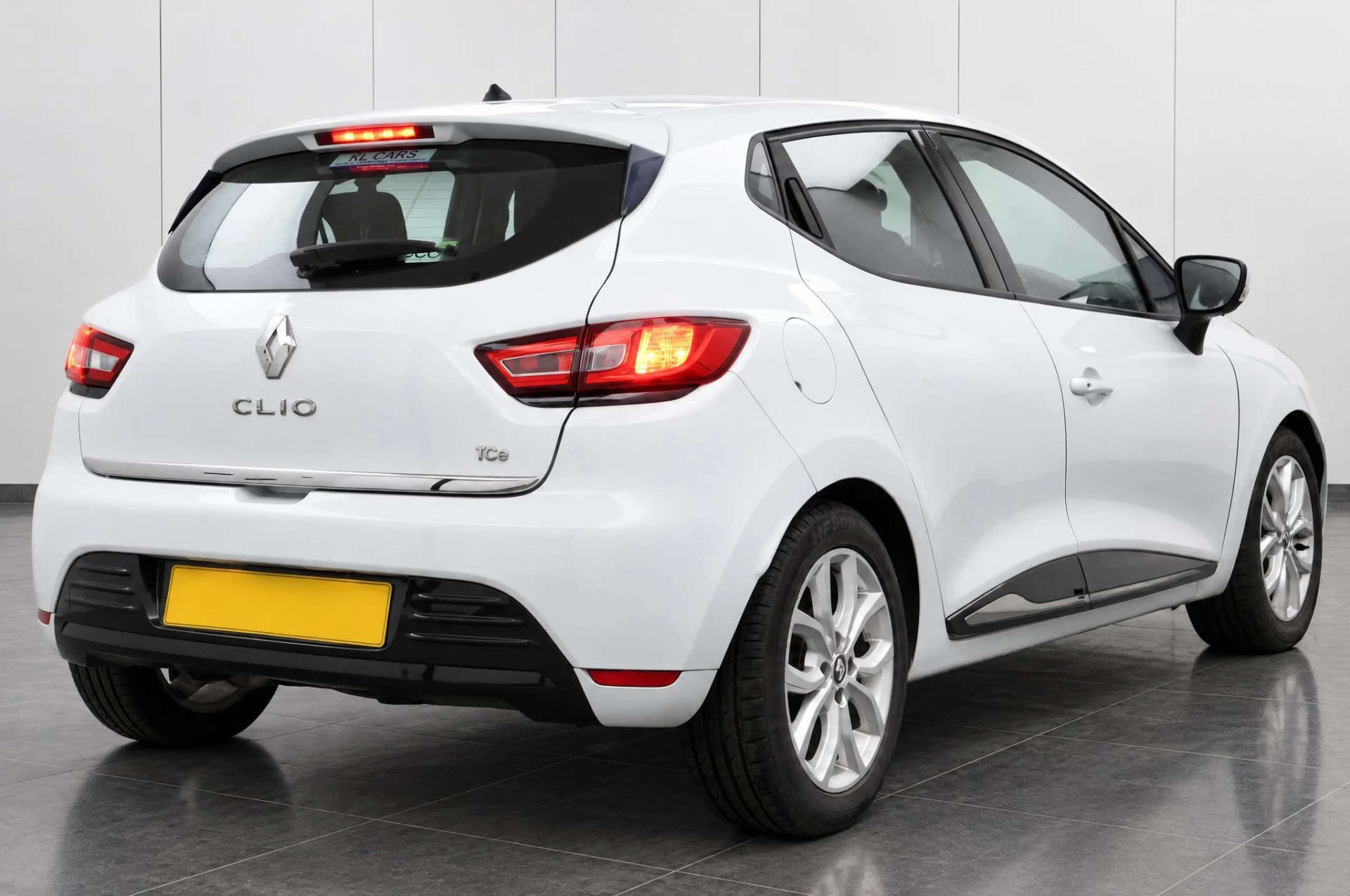 2017 Renault CLIO 0.9 Clio Dynamique Nav TCe 5dr - vehicle photo 17 for sale on PureCar