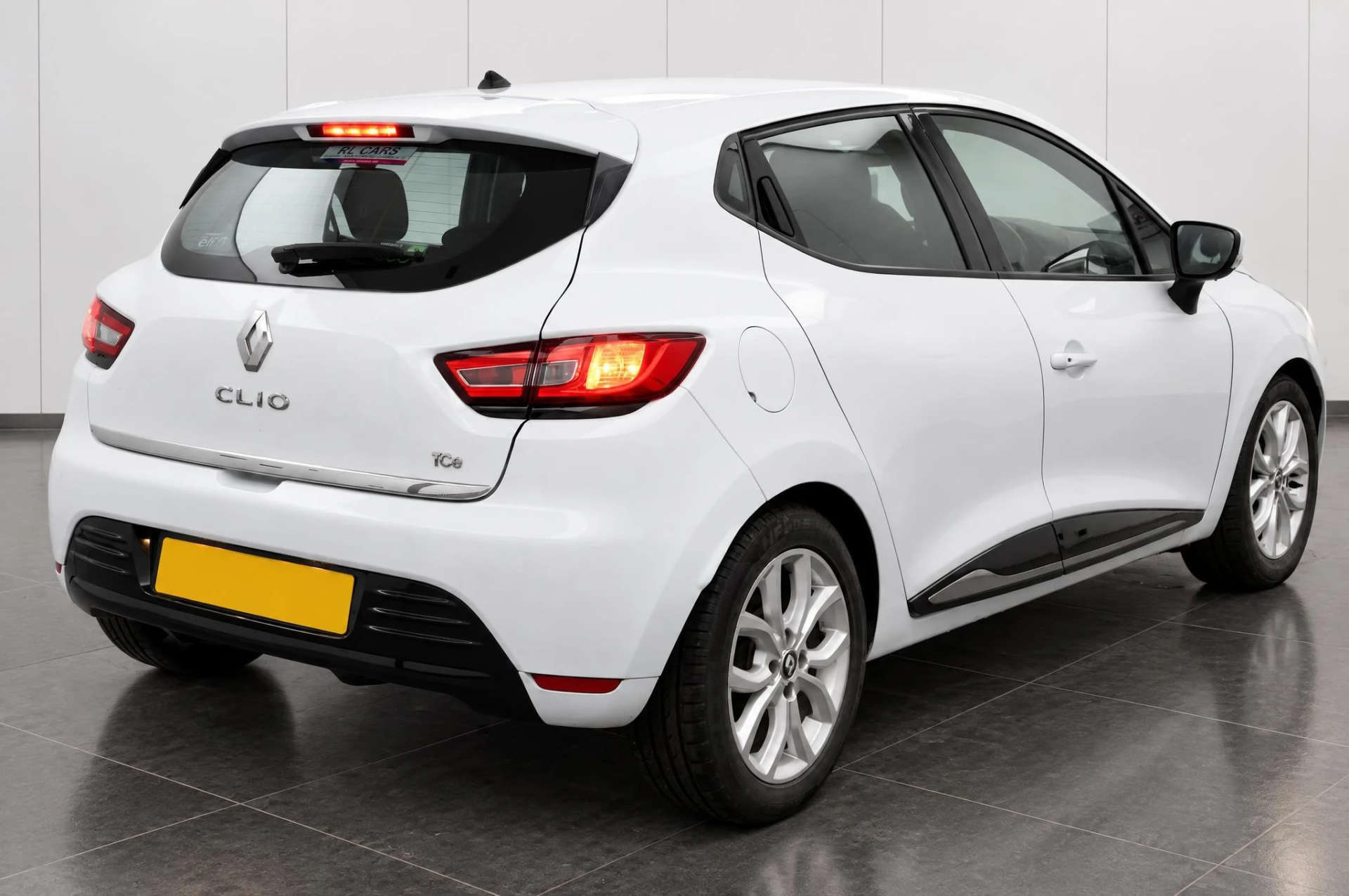 2017 Renault CLIO 0.9 Clio Dynamique Nav TCe 5dr - vehicle photo 18 for sale on PureCar