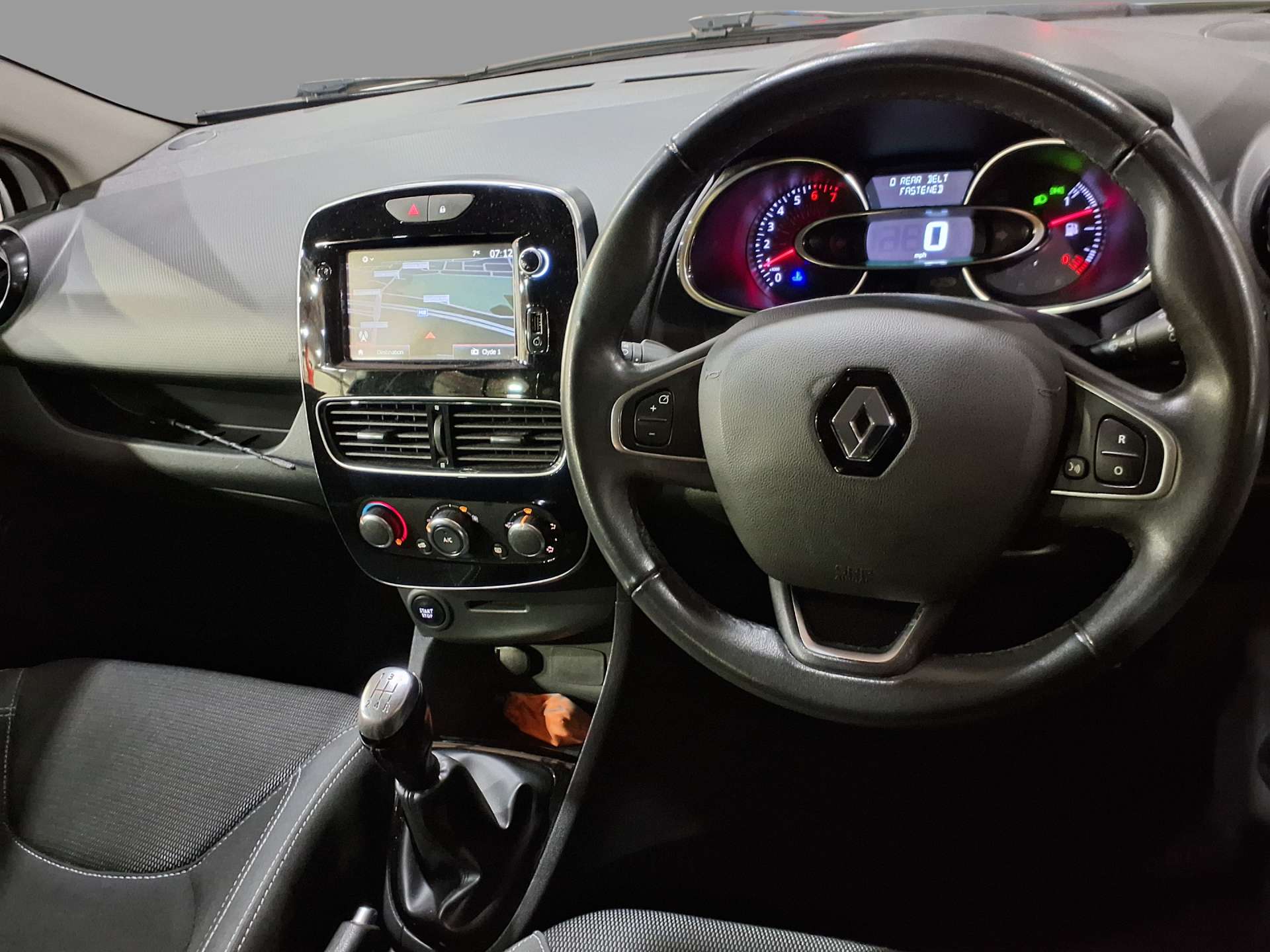 2017 Renault CLIO 0.9 Clio Dynamique Nav TCe 5dr - vehicle photo 21 for sale on PureCar